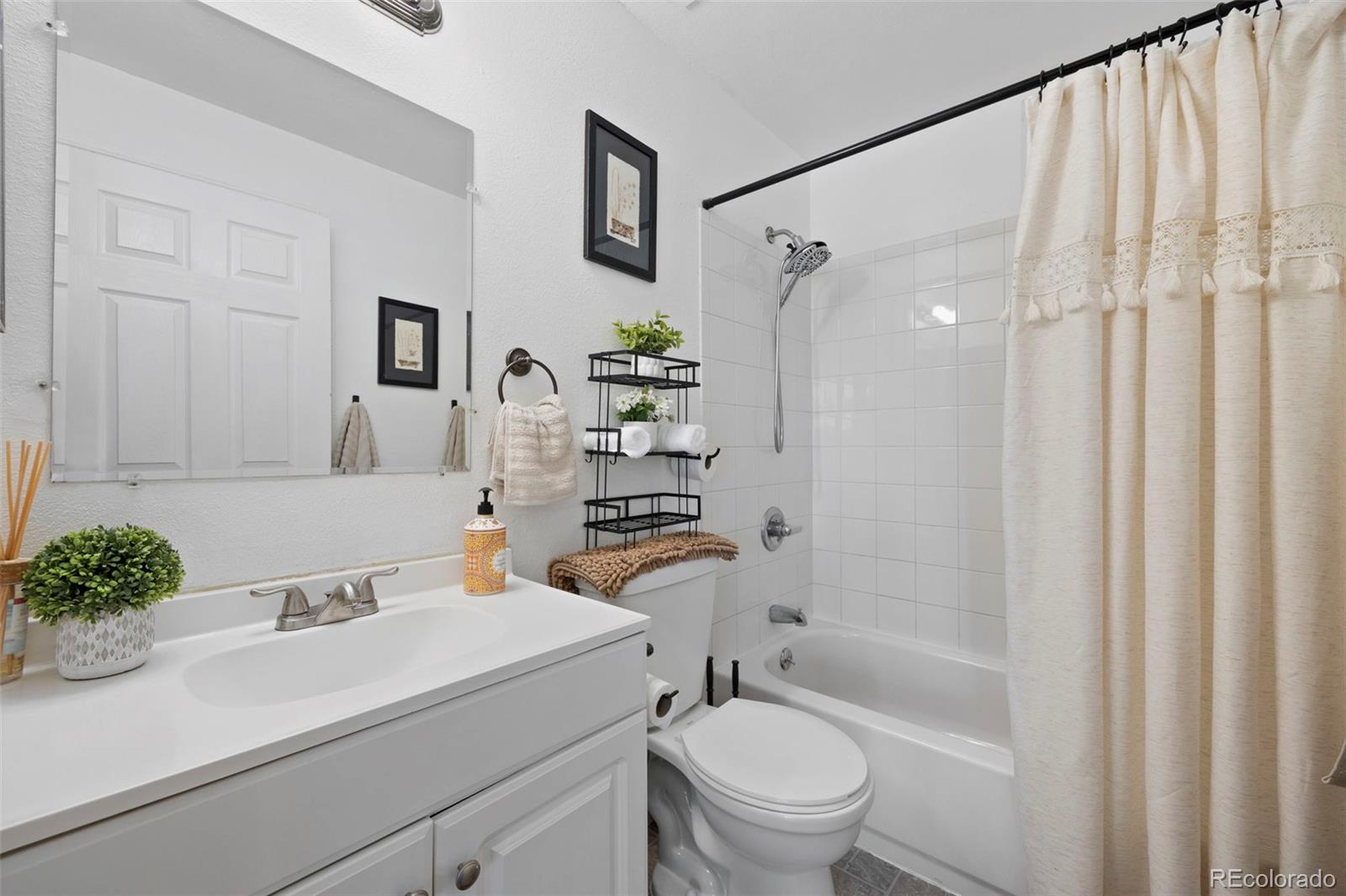 MLS Image #18 for 3965 s fundy circle,aurora, Colorado