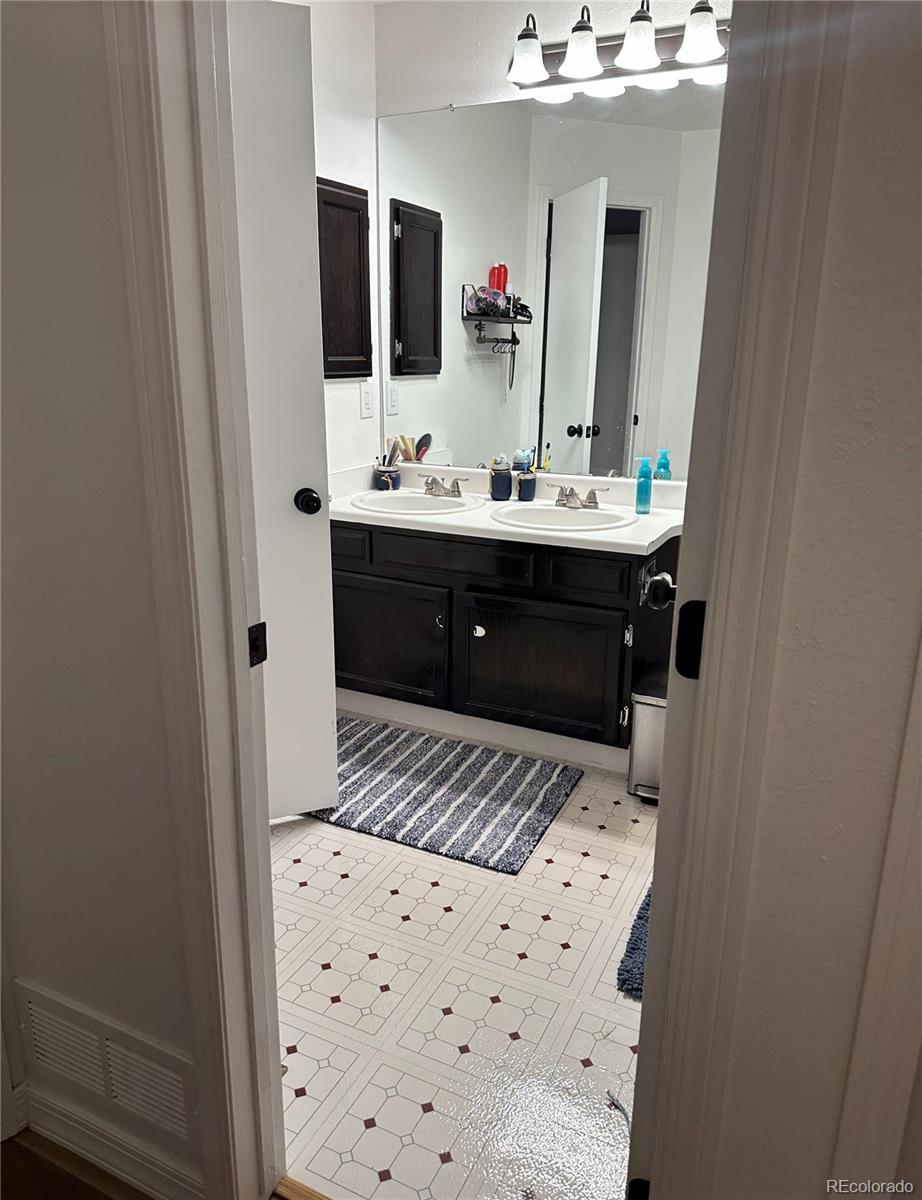 MLS Image #13 for 15507 e louisiana avenue,aurora, Colorado