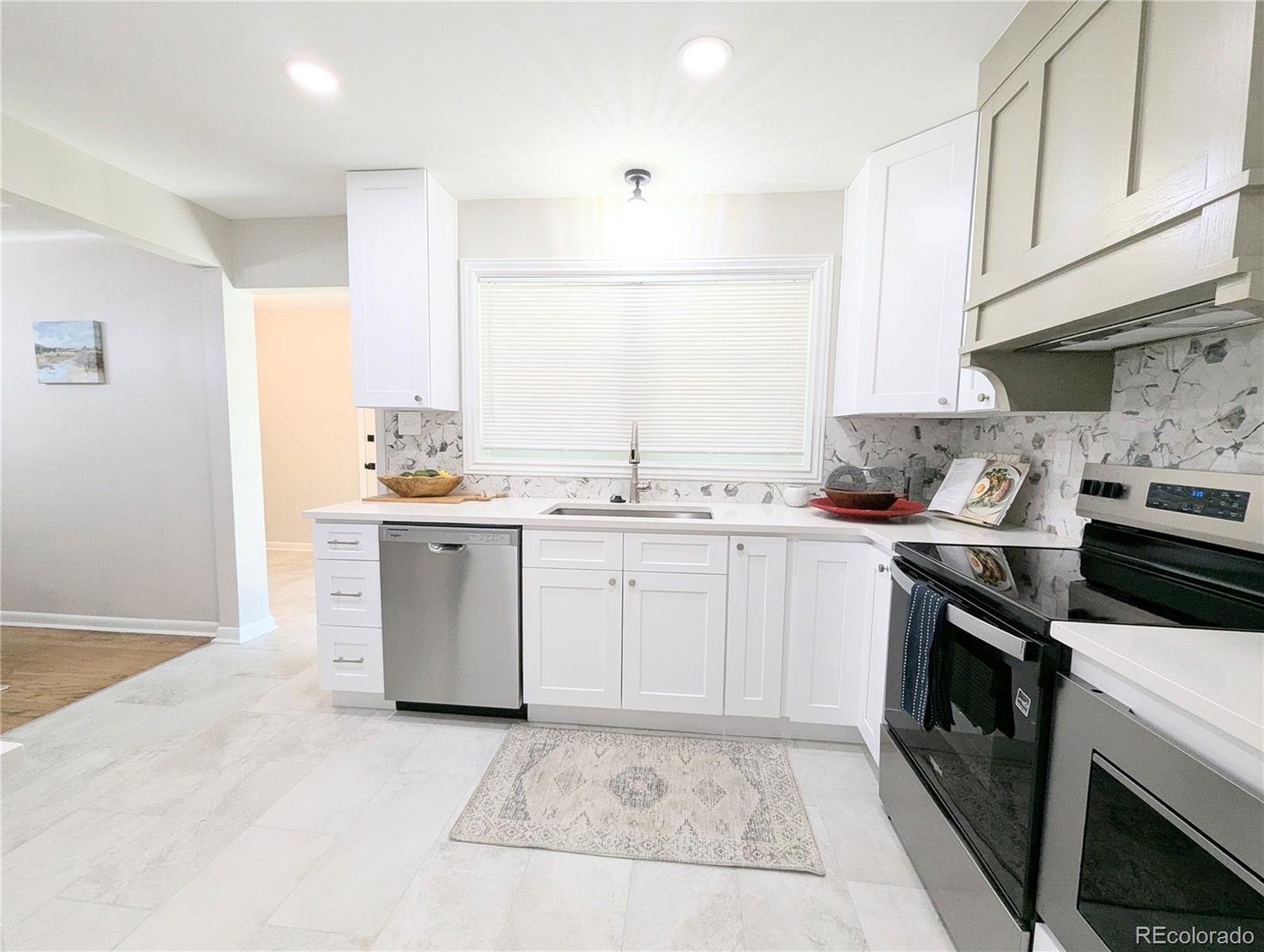 MLS Image #10 for 1054  magnolia street,denver, Colorado