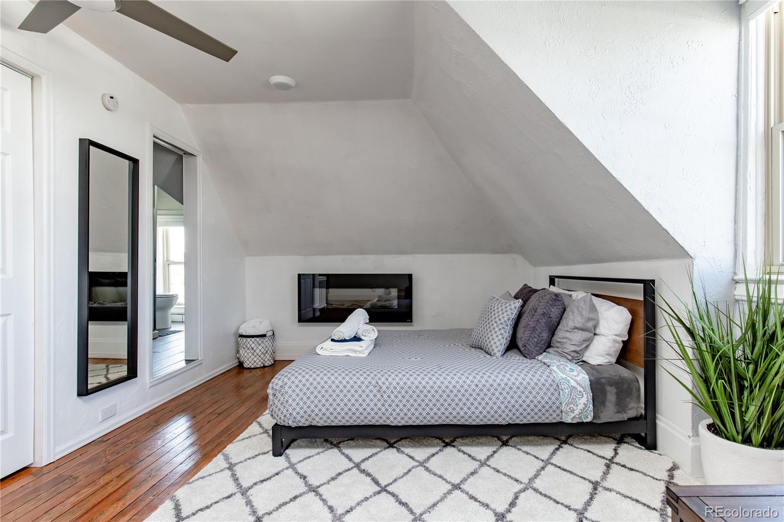 MLS Image #33 for 2358 n ogden street b,denver, Colorado