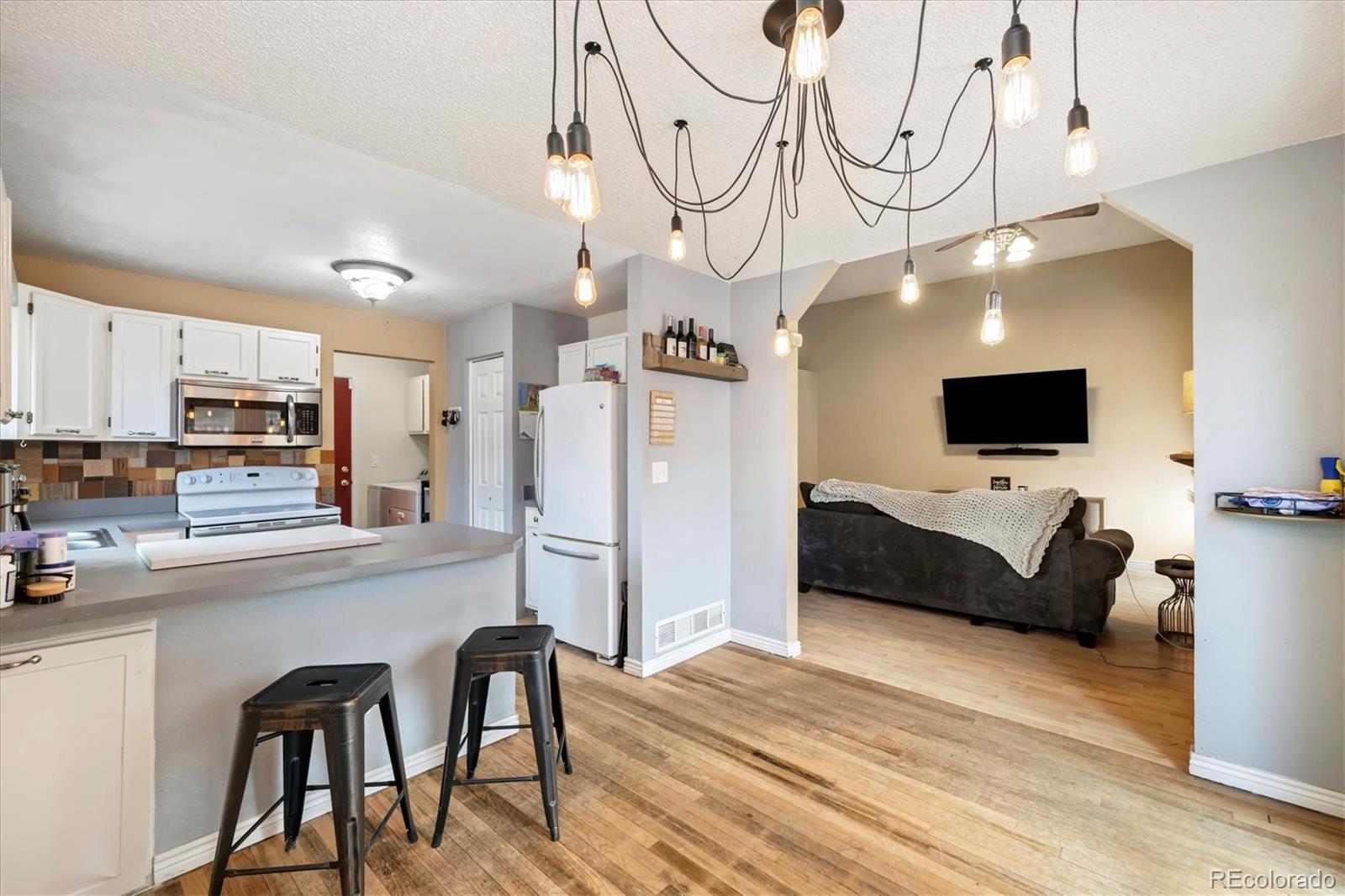 MLS Image #7 for 11376  forest drive,thornton, Colorado