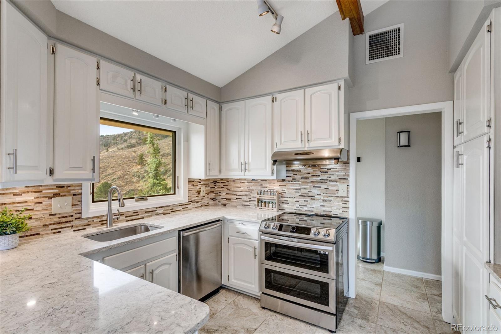 MLS Image #10 for 6300  feldspar court,bellvue, Colorado
