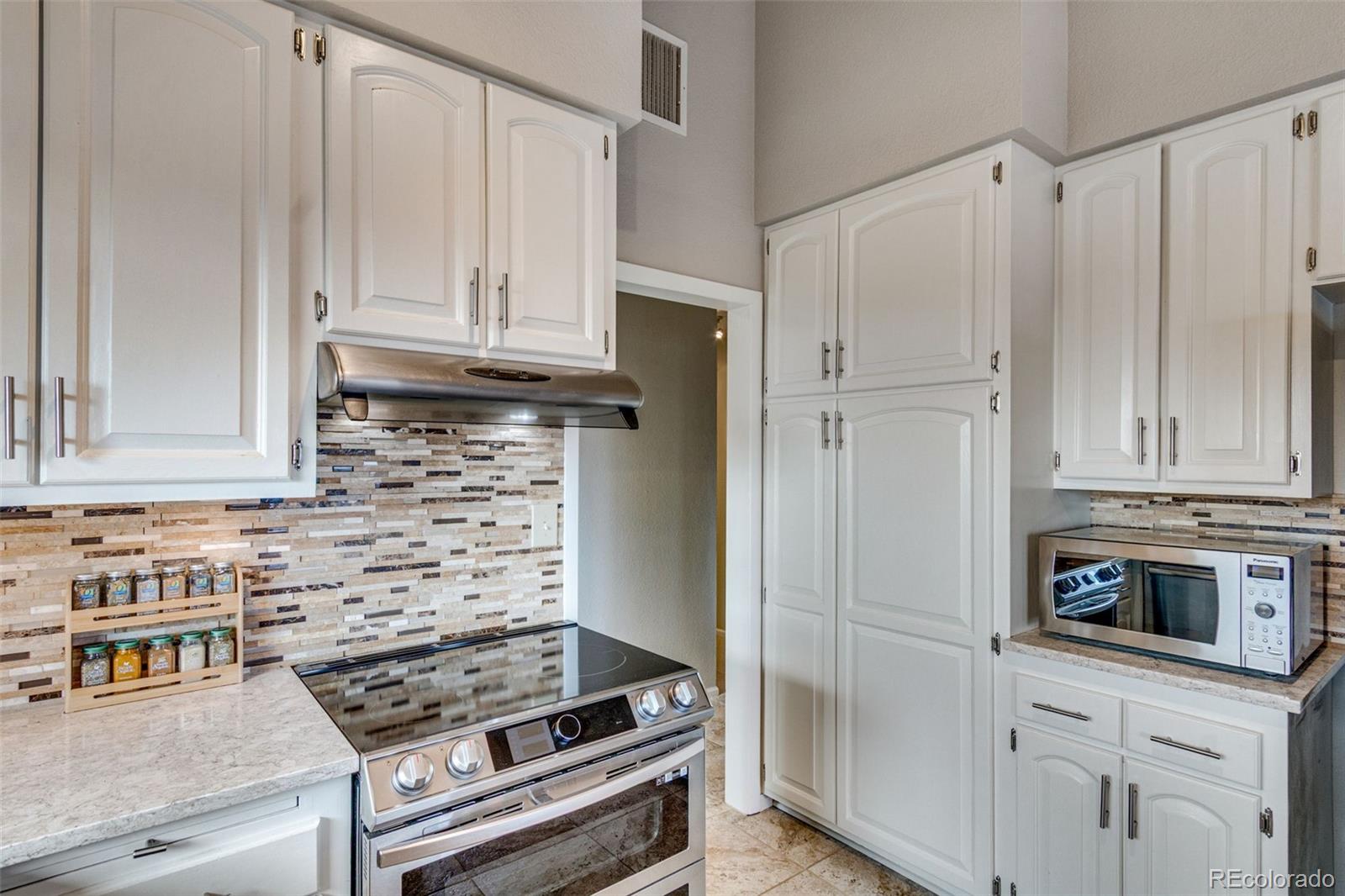 MLS Image #11 for 6300  feldspar court,bellvue, Colorado