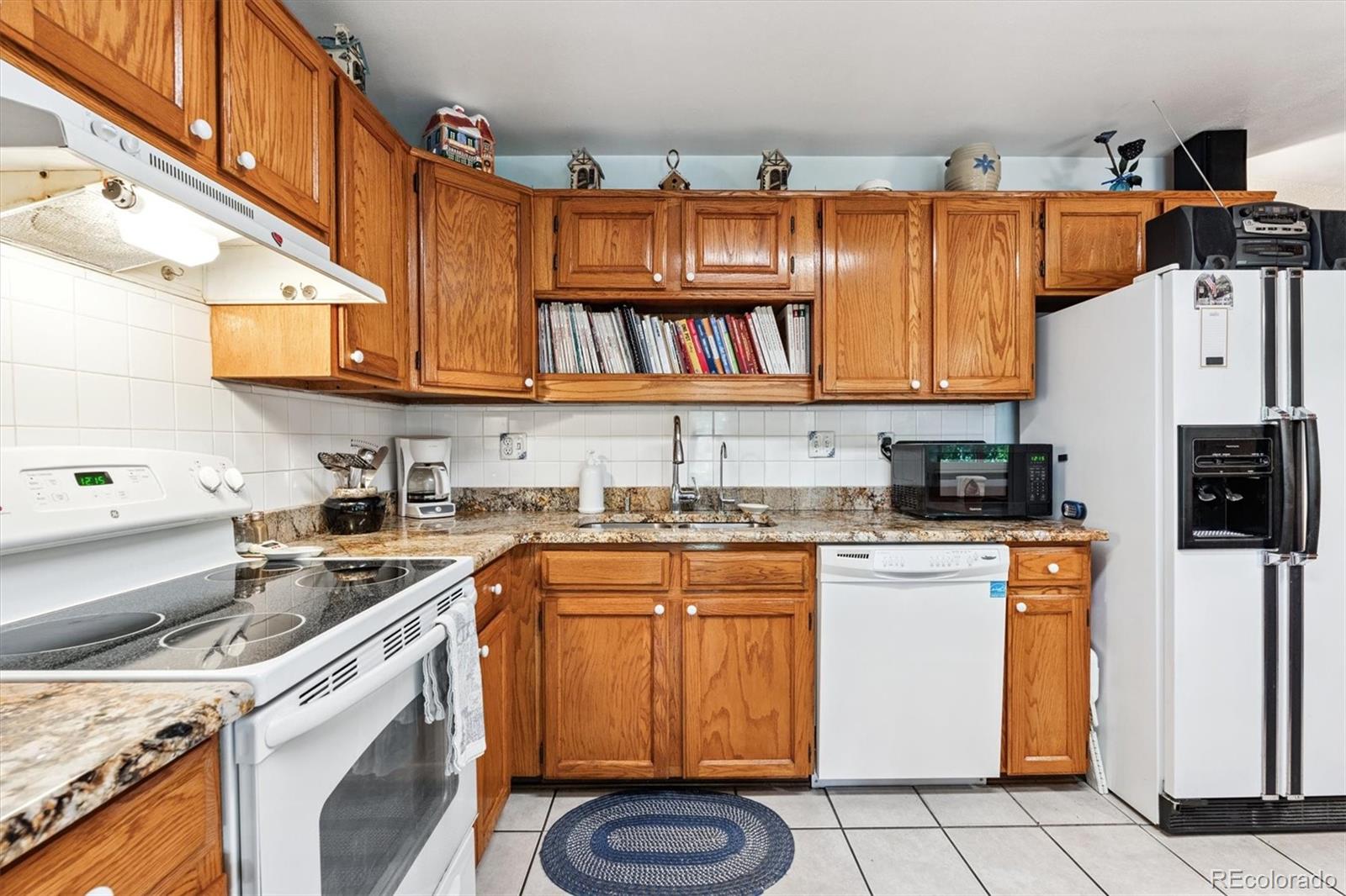 MLS Image #4 for 2516 s cimarron street,aurora, Colorado
