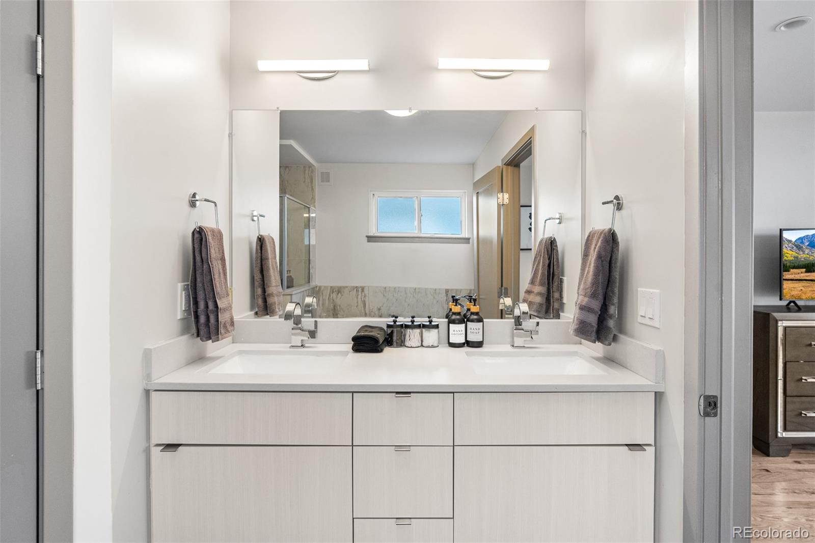 MLS Image #21 for 4966  knox court,denver, Colorado