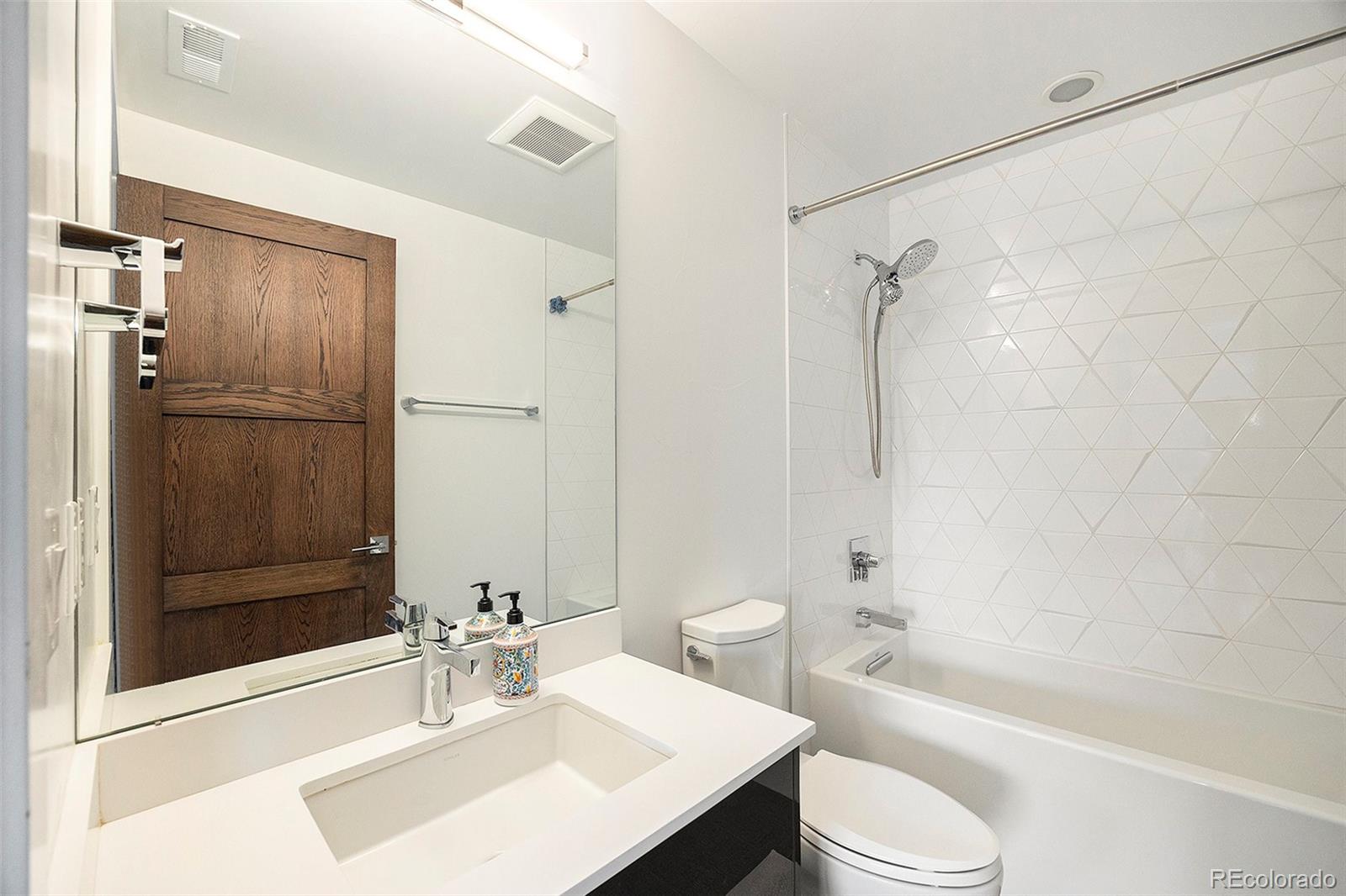 MLS Image #14 for 3057 s university circle,englewood, Colorado