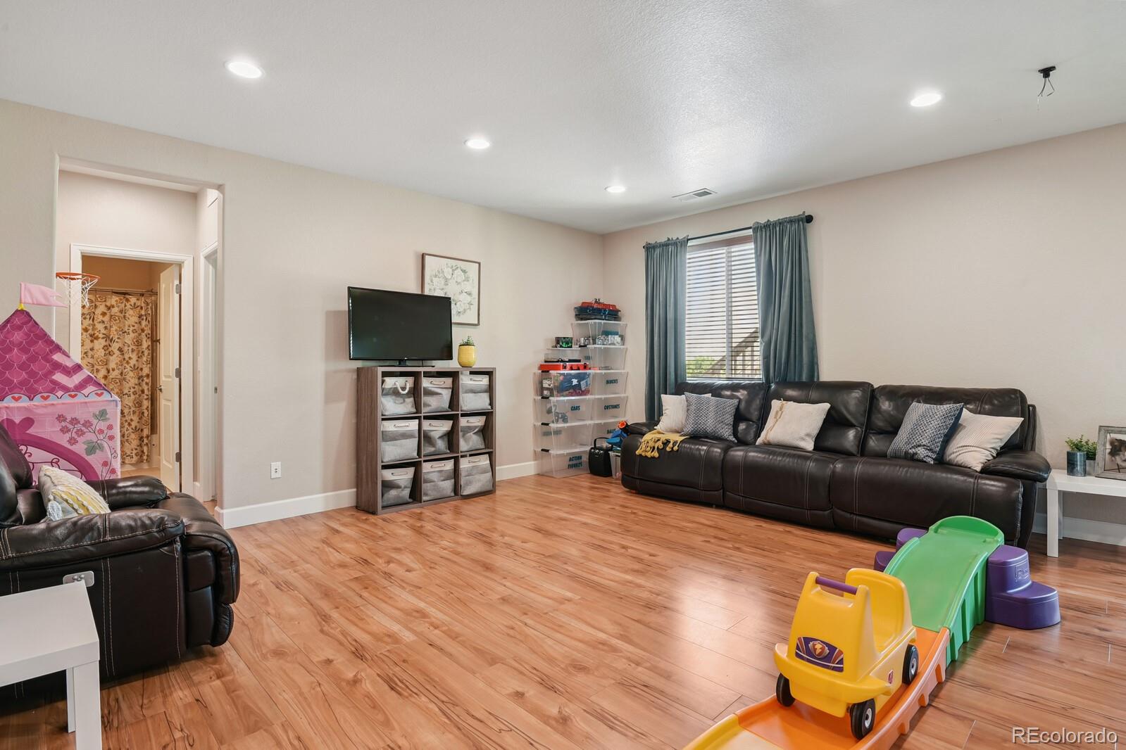 MLS Image #34 for 15471  village circle,commerce city, Colorado