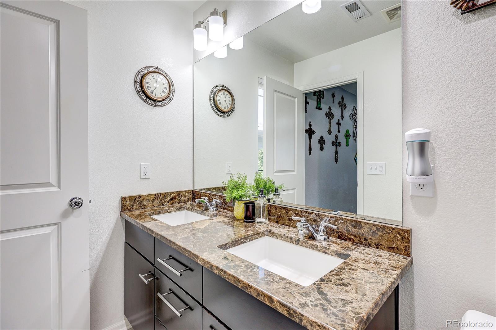 MLS Image #23 for 8321 e 33rd avenue,denver, Colorado