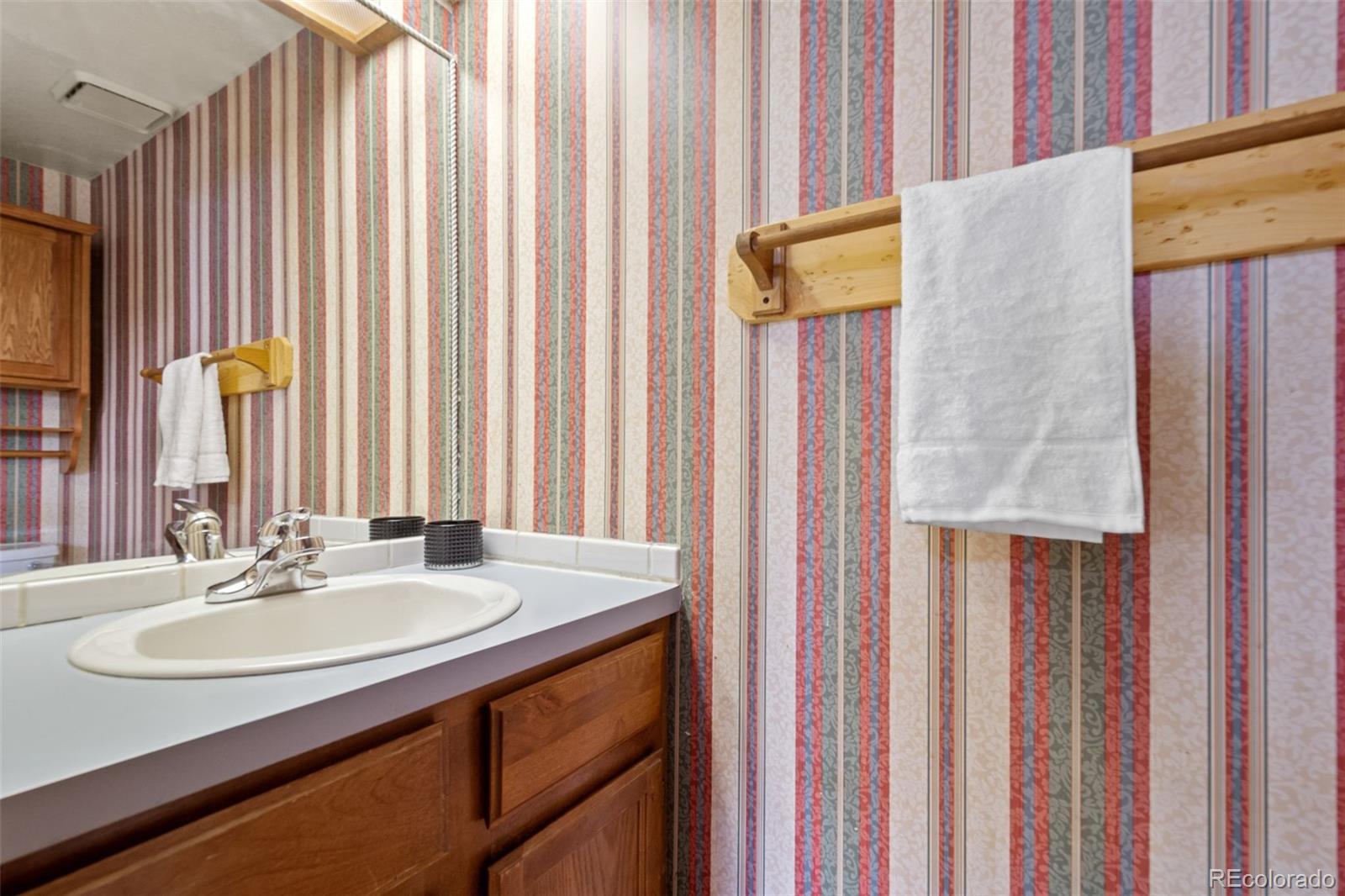 MLS Image #13 for 3300 w florida avenue,denver, Colorado