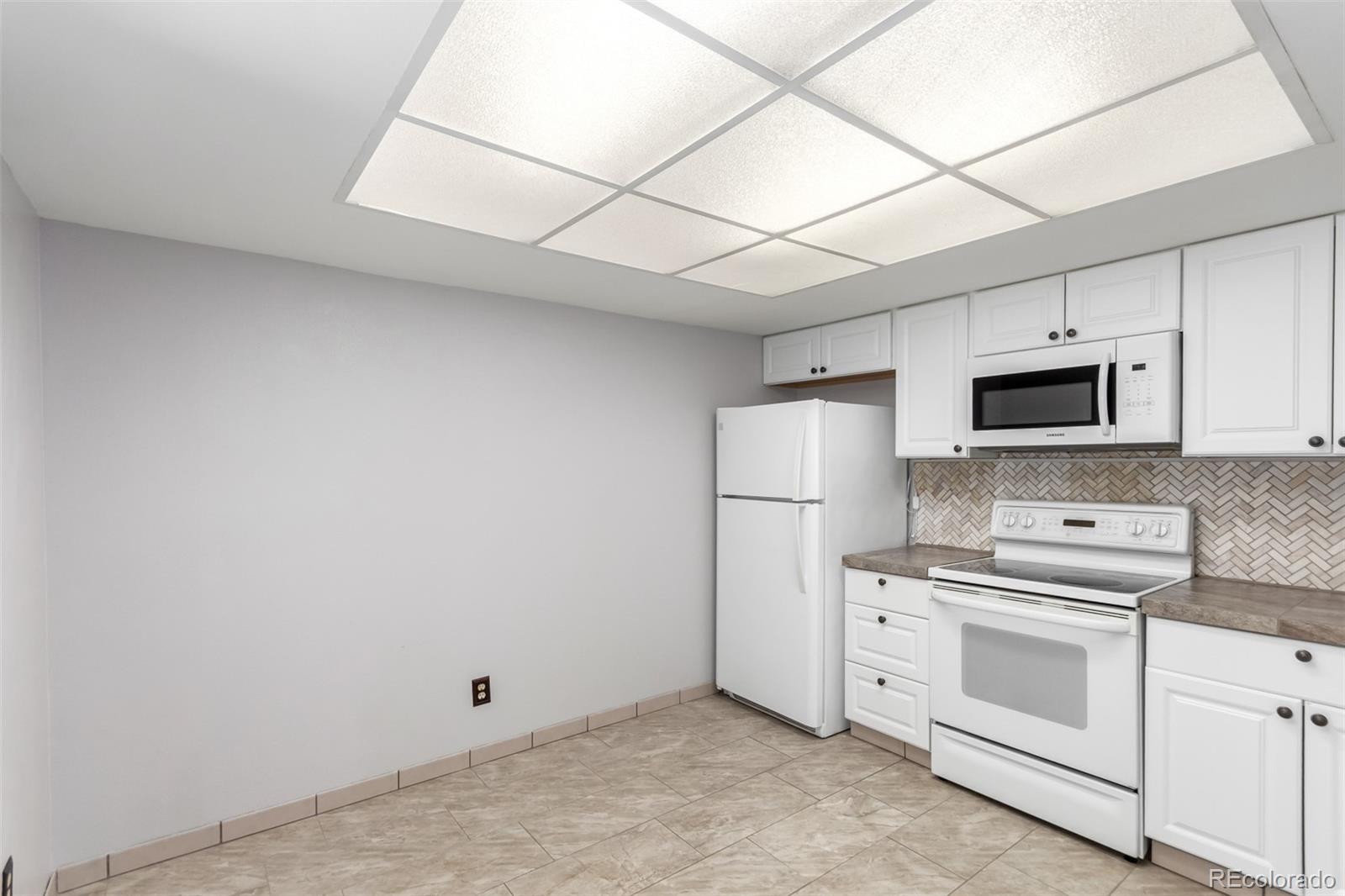 MLS Image #11 for 2101 s victor street,aurora, Colorado