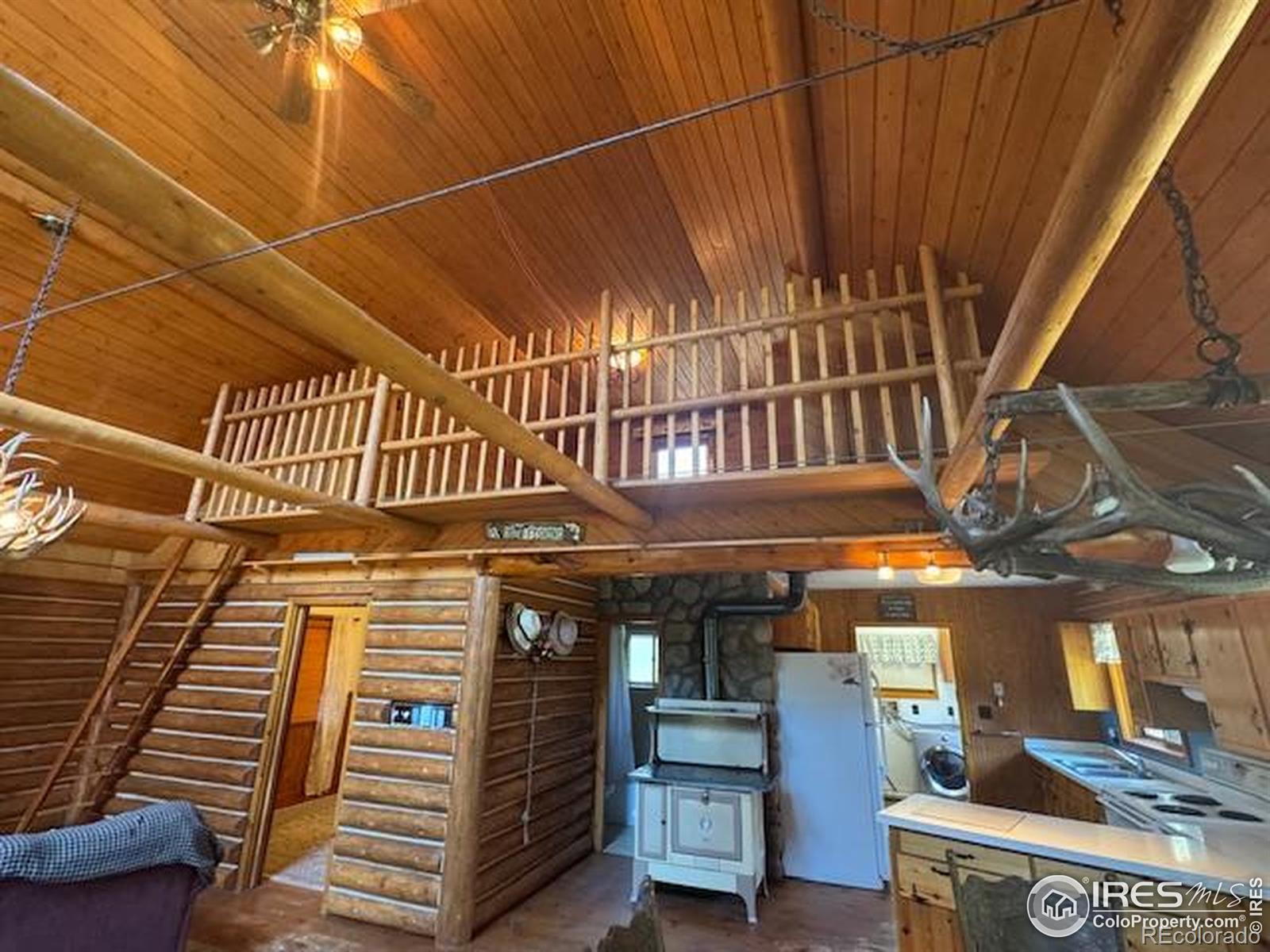 MLS Image #7 for 110  meadow lane,bellvue, Colorado