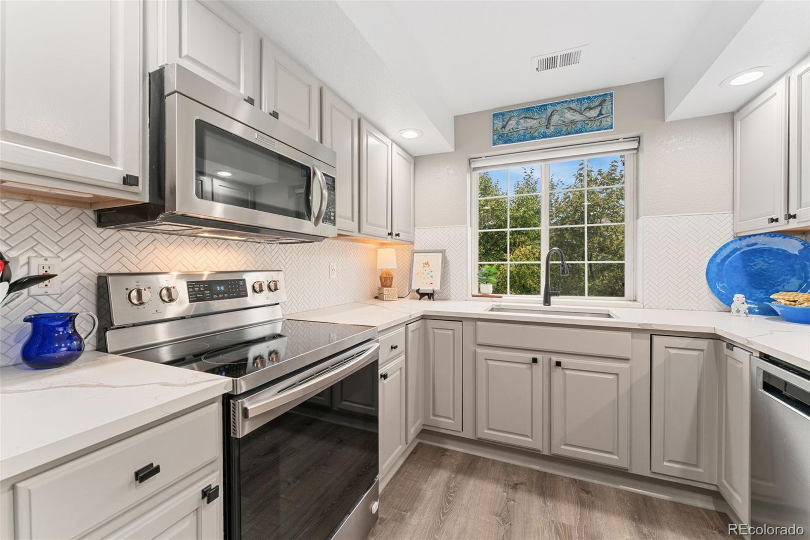 MLS Image #10 for 10760  eliot circle,denver, Colorado
