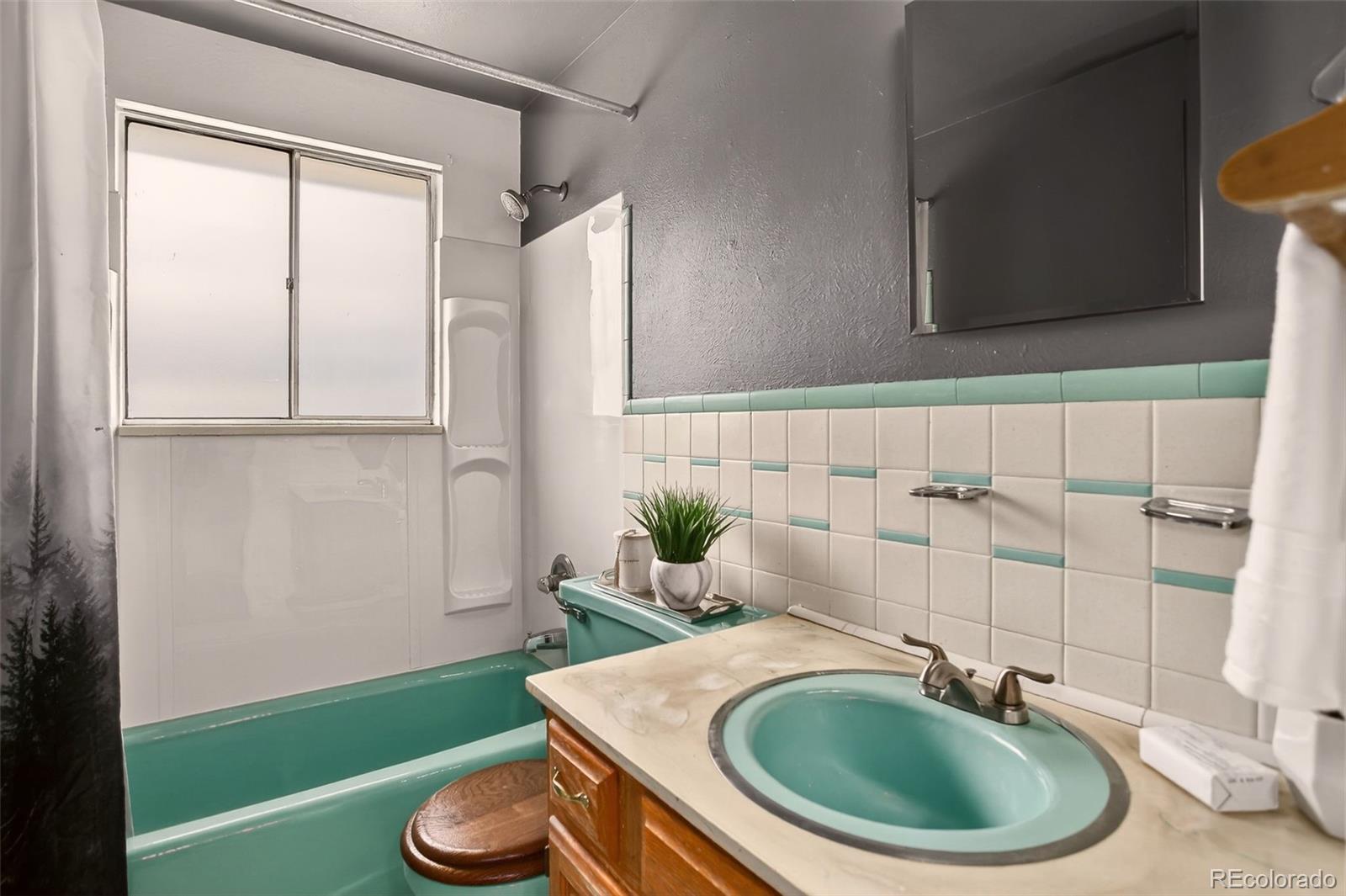 MLS Image #12 for 609 s quentin street,aurora, Colorado