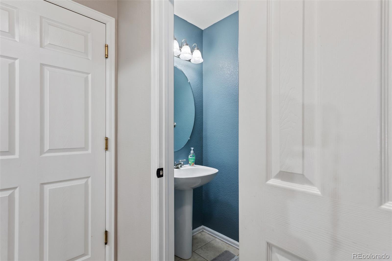 MLS Image #10 for 19917  mitchell circle,denver, Colorado