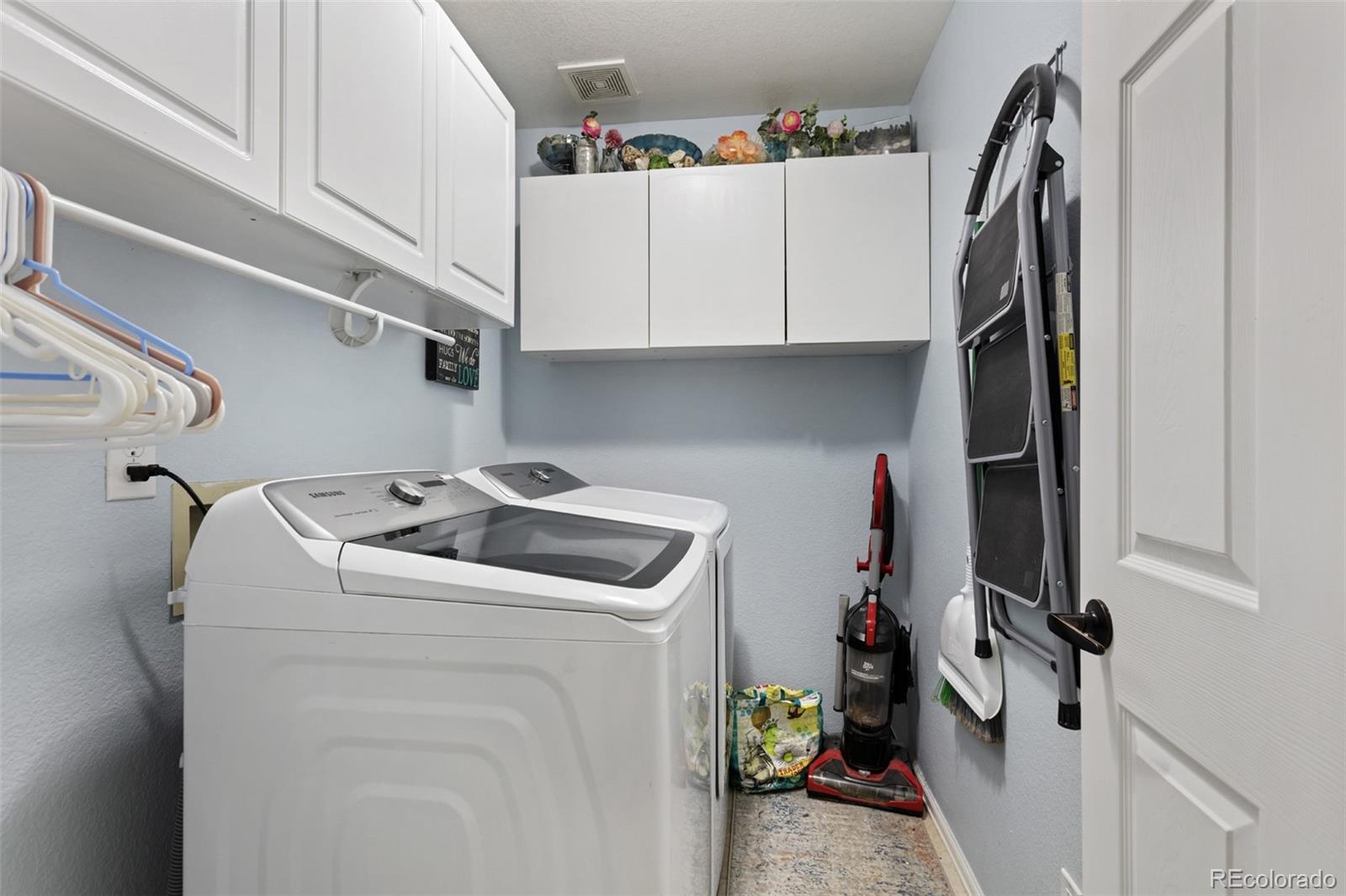 MLS Image #11 for 19917  mitchell circle,denver, Colorado