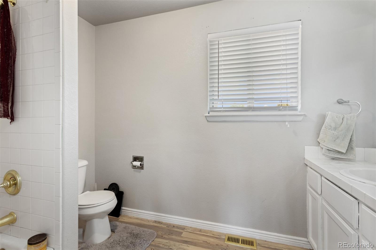 MLS Image #12 for 19917  mitchell circle,denver, Colorado
