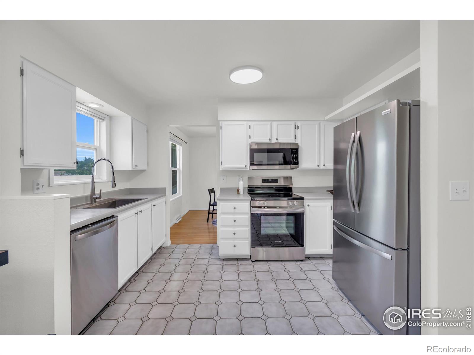 MLS Image #10 for 2036  lexington court,fort collins, Colorado