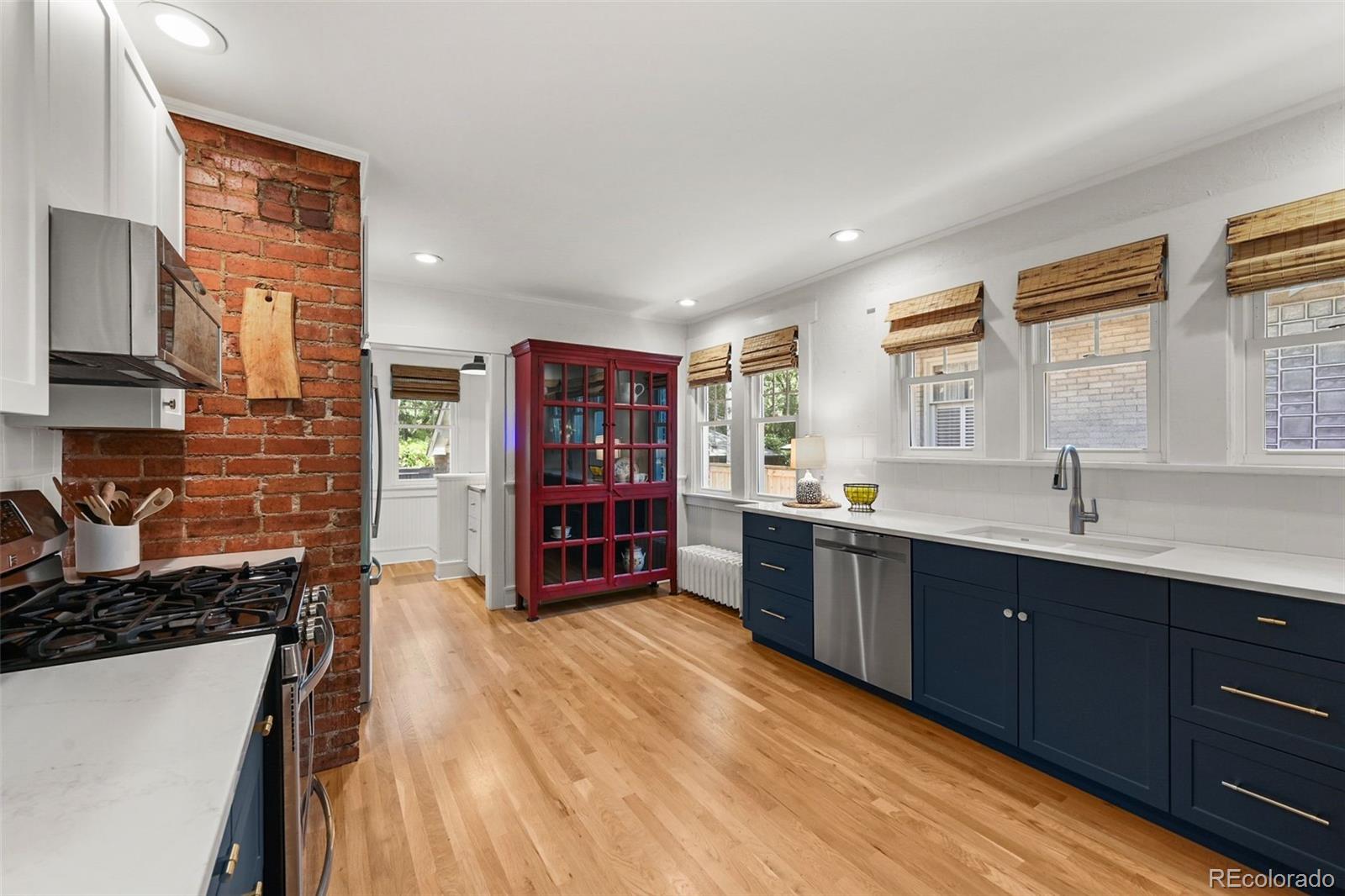 MLS Image #11 for 836  steele street,denver, Colorado