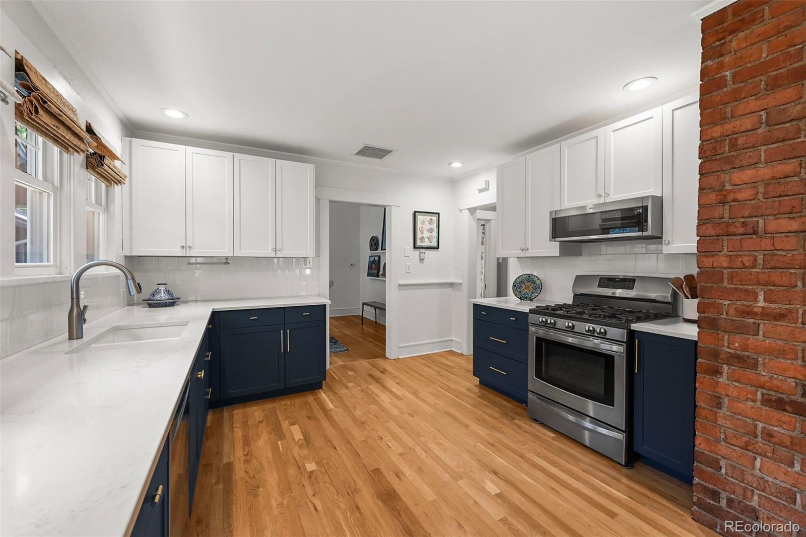 MLS Image #13 for 836  steele street,denver, Colorado