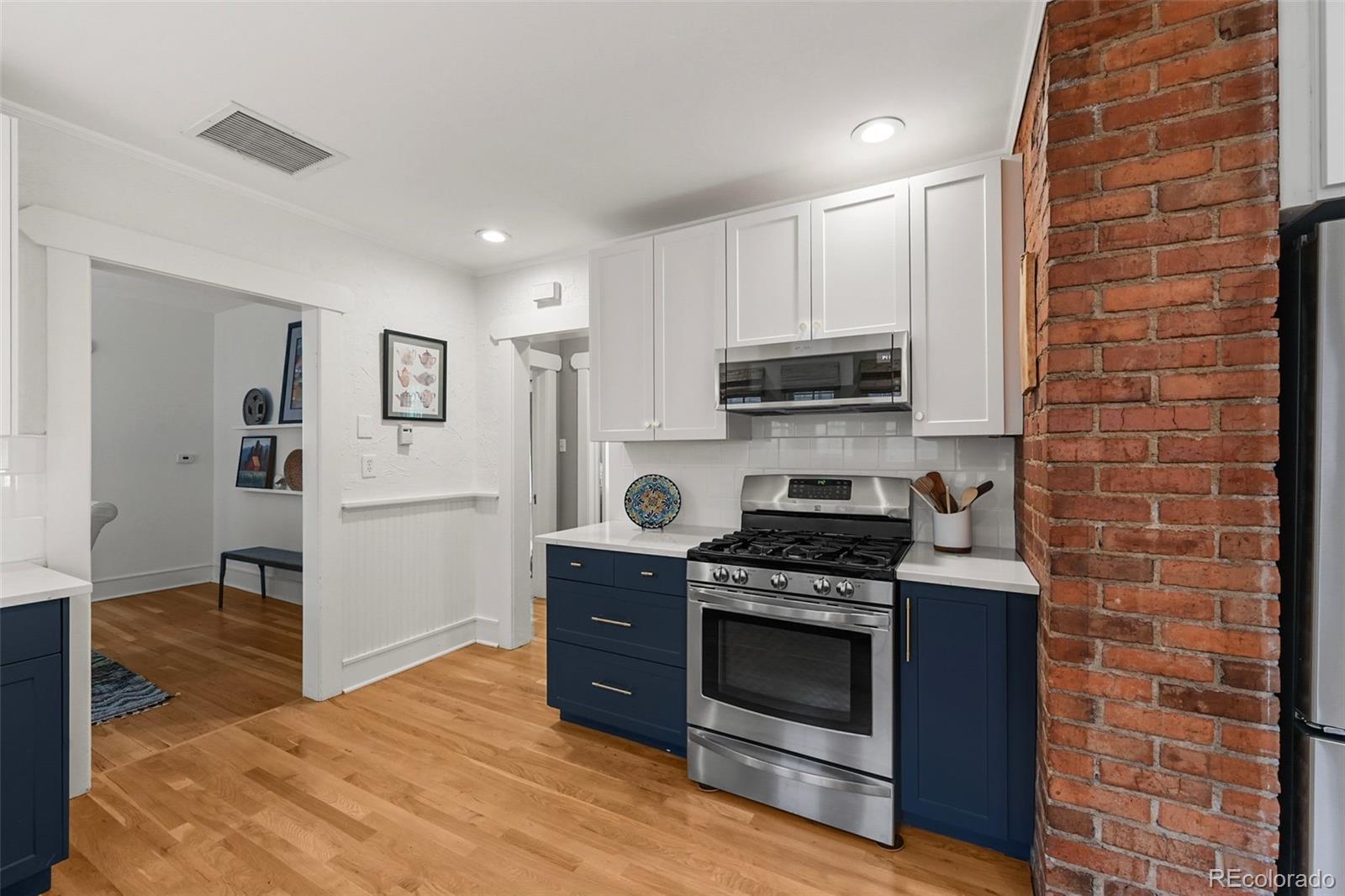 MLS Image #15 for 836  steele street,denver, Colorado