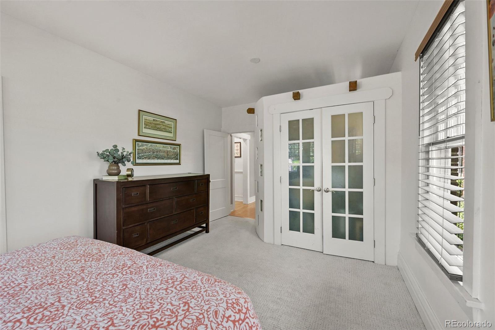 MLS Image #18 for 836  steele street,denver, Colorado