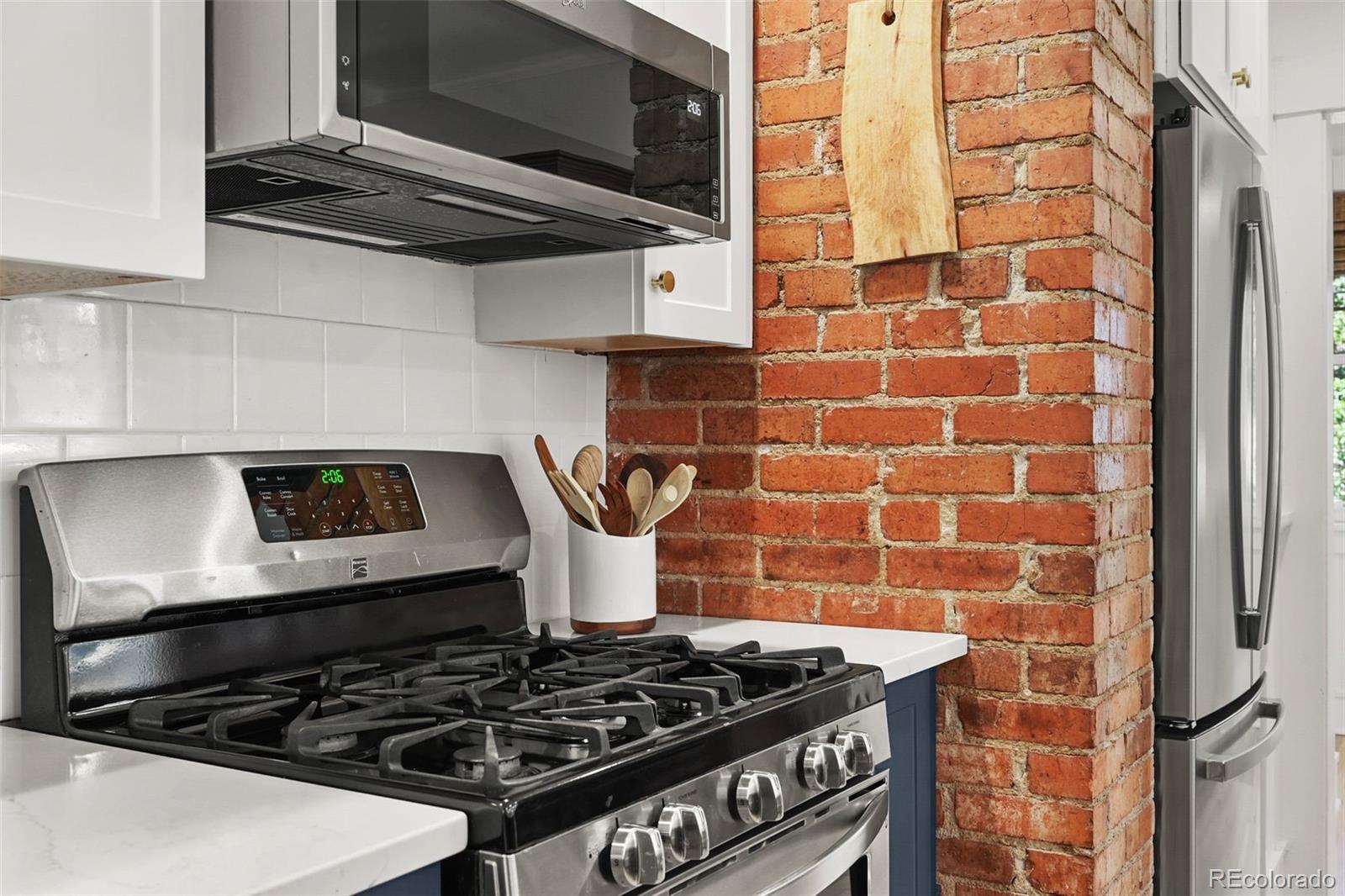 MLS Image #28 for 836  steele street,denver, Colorado