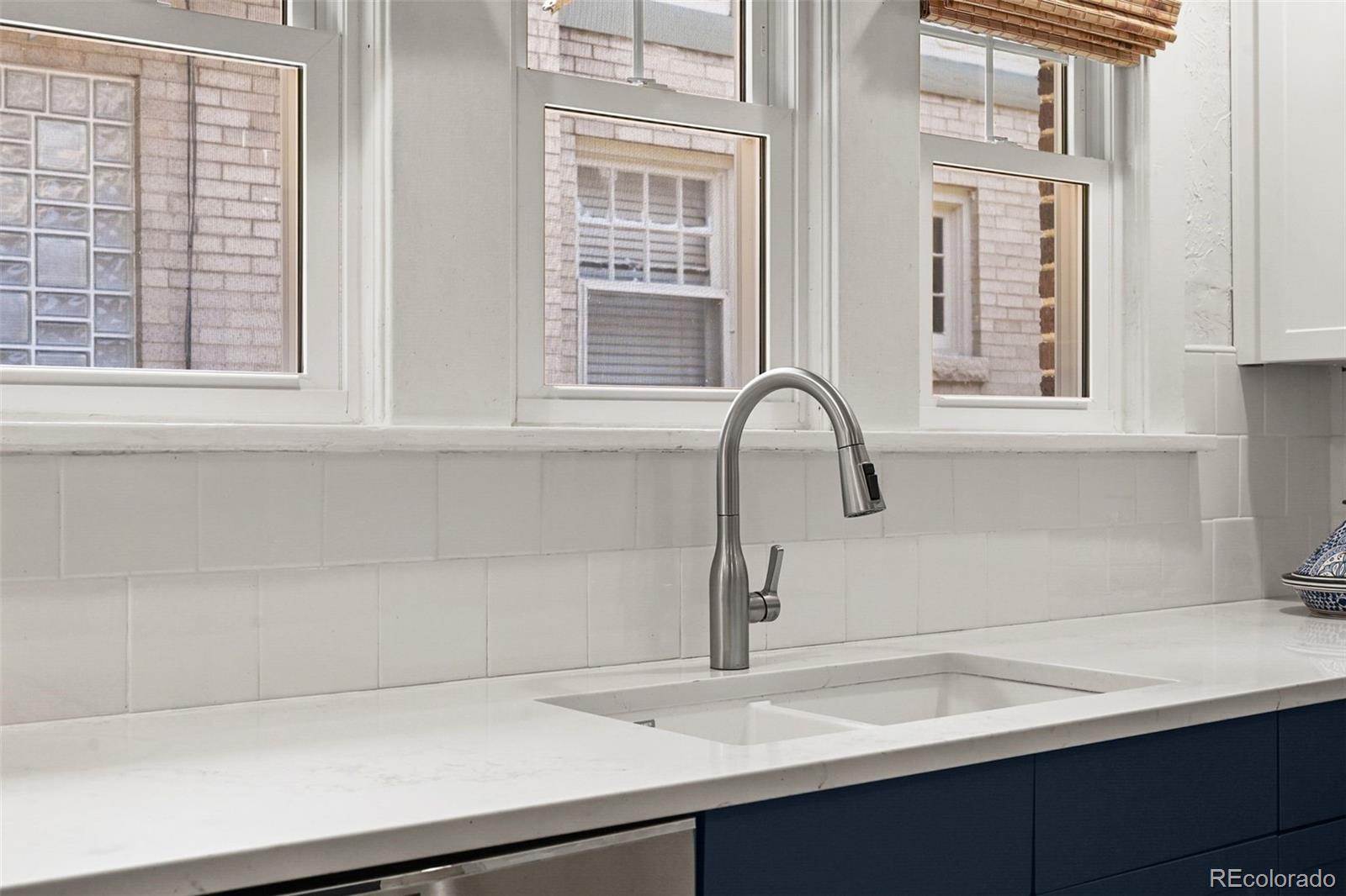 MLS Image #29 for 836  steele street,denver, Colorado