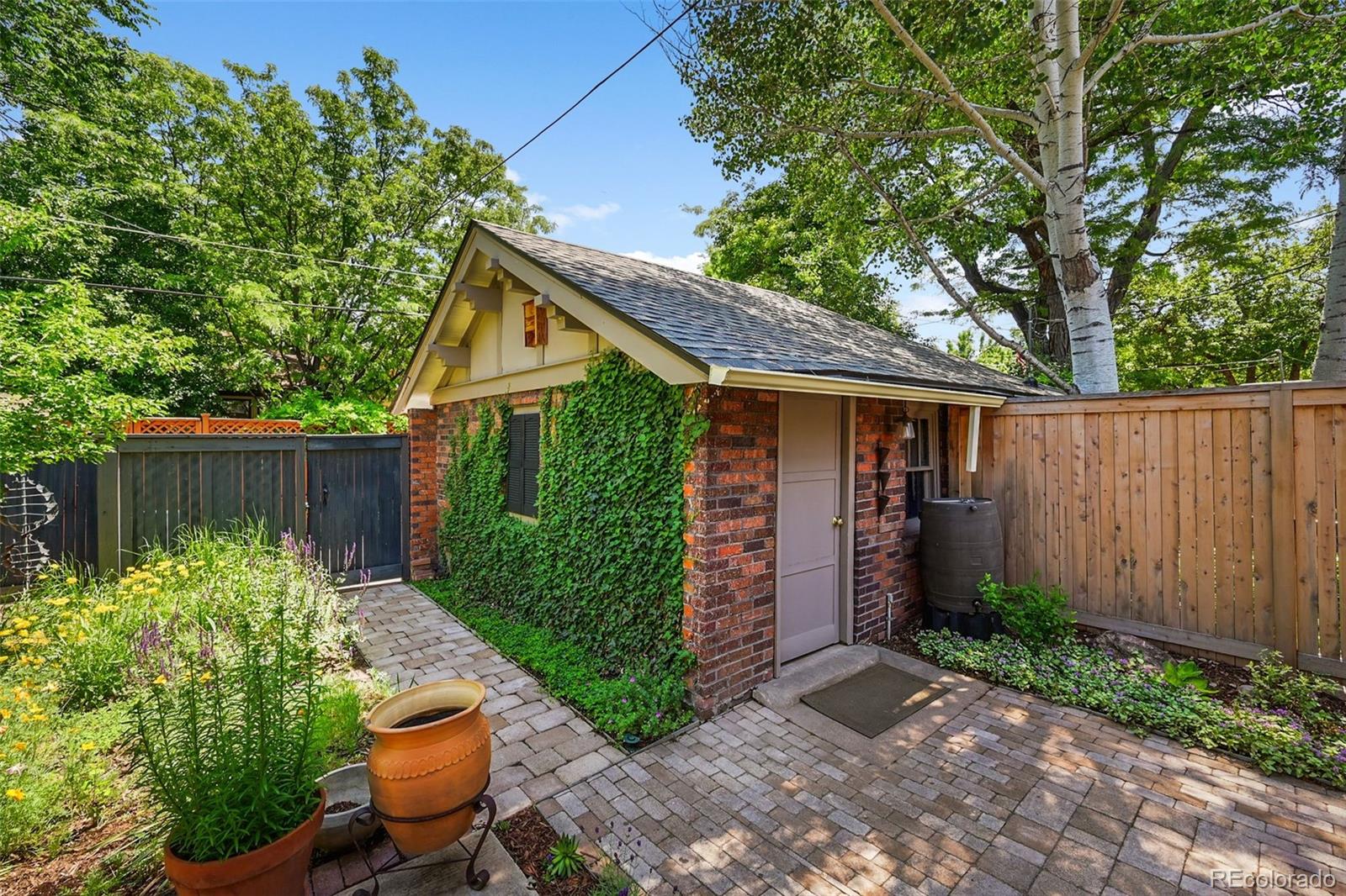 MLS Image #46 for 836  steele street,denver, Colorado