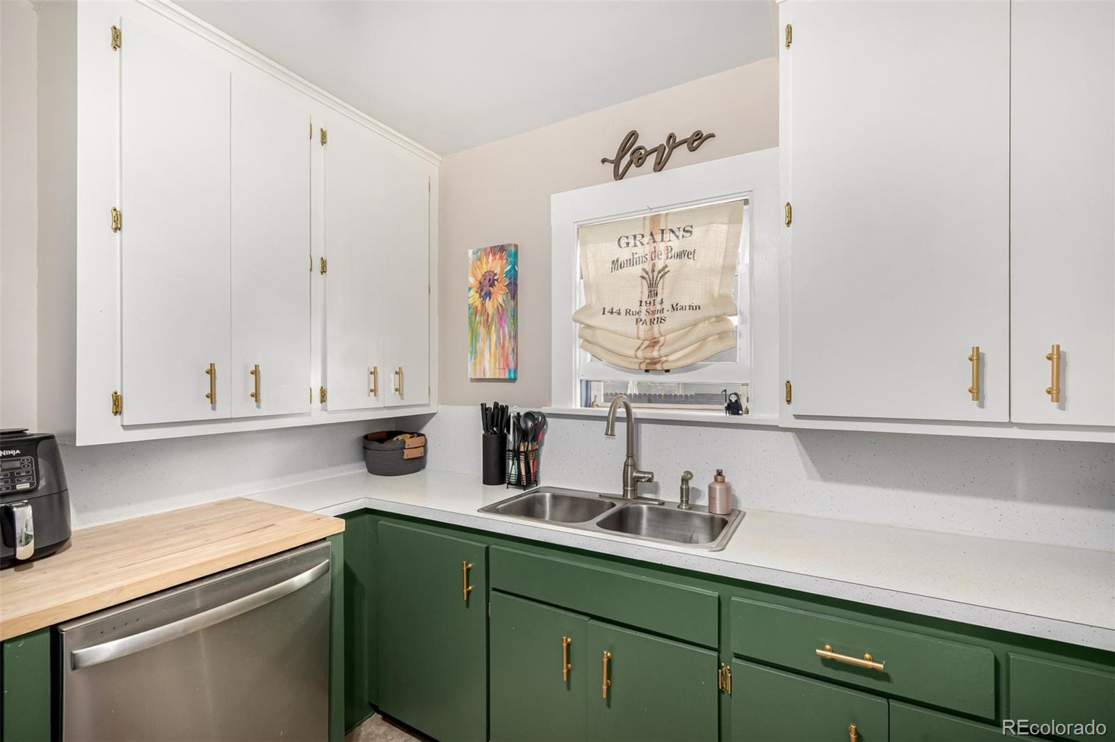 MLS Image #14 for 2564 s acoma street,denver, Colorado