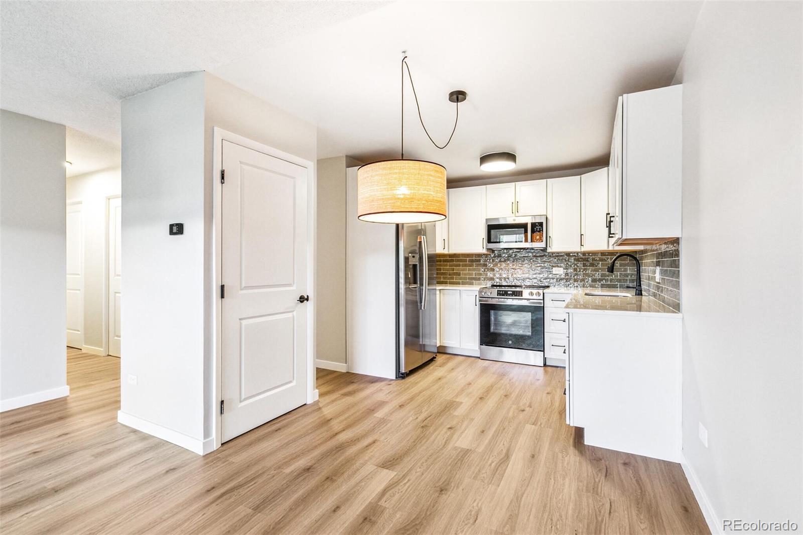MLS Image #14 for 725 s alton way,denver, Colorado