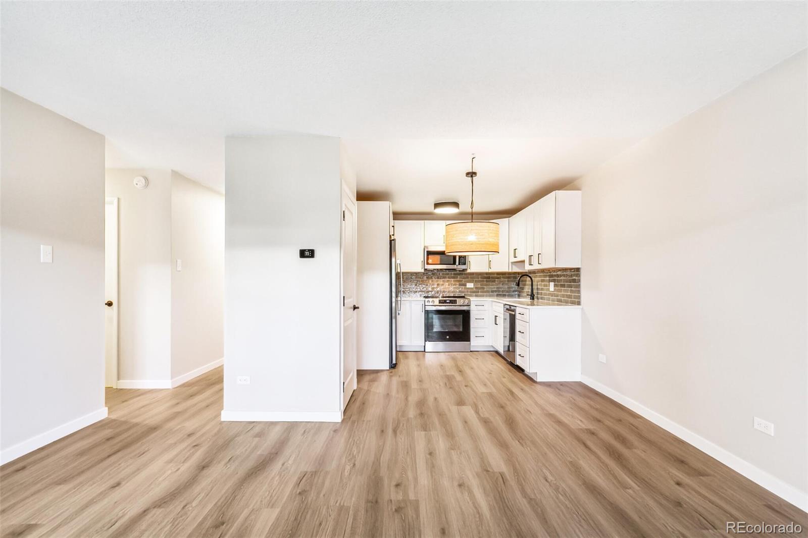 MLS Image #15 for 725 s alton way,denver, Colorado
