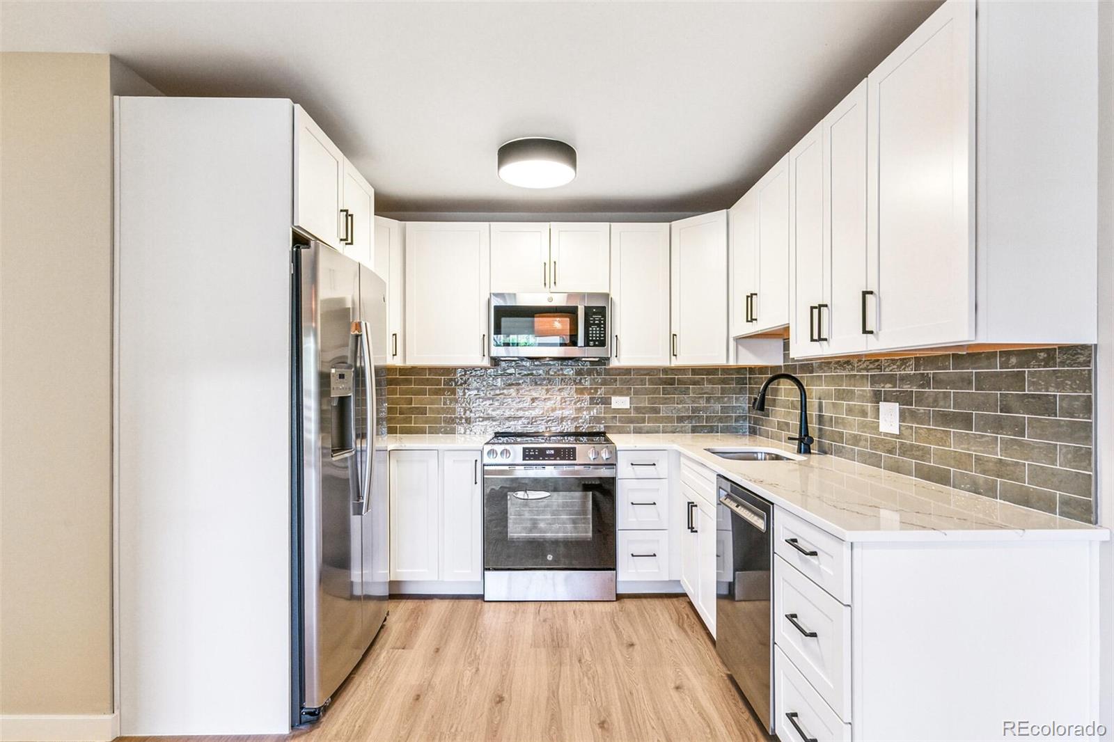 MLS Image #17 for 725 s alton way,denver, Colorado