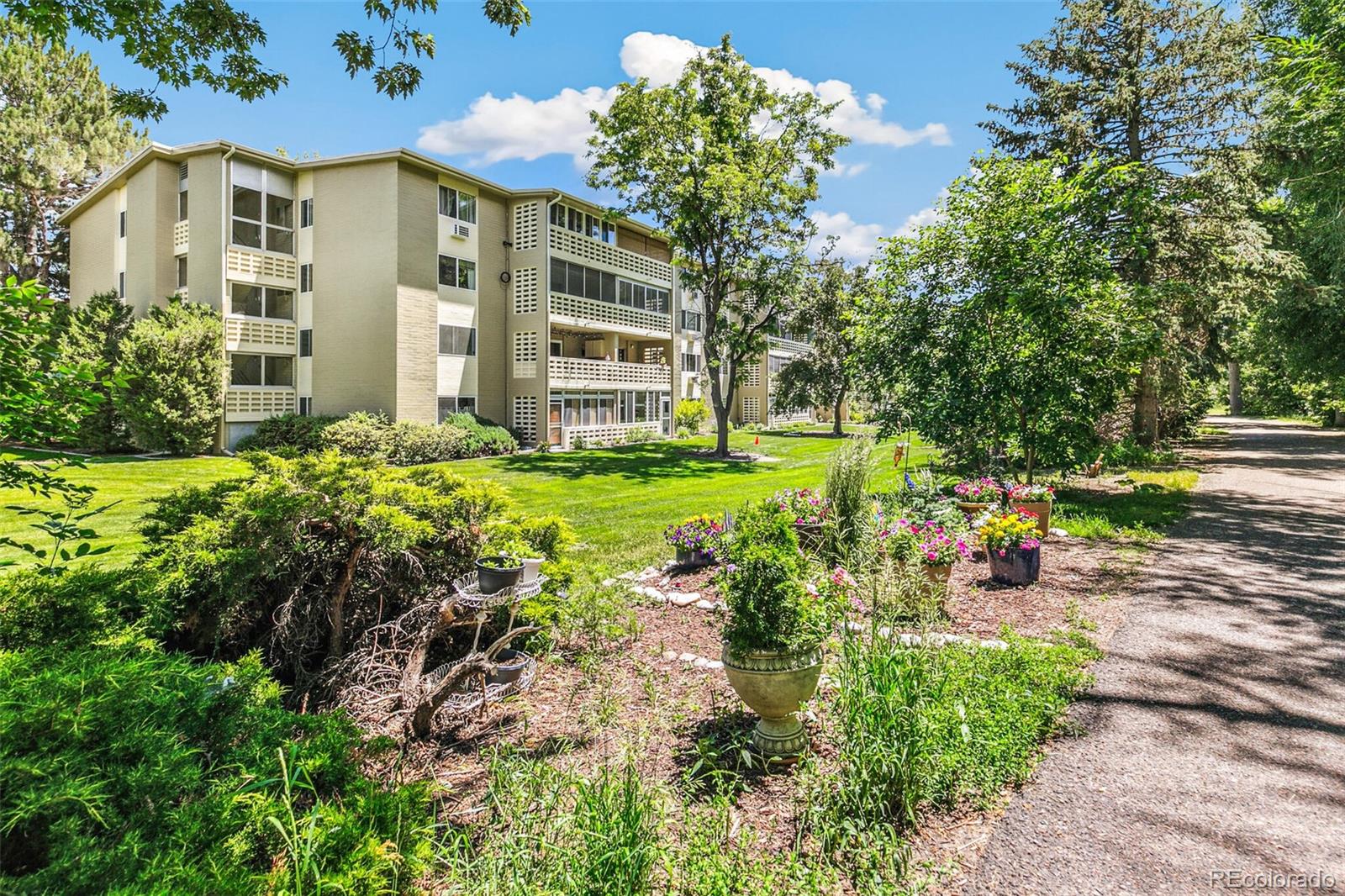 MLS Image #39 for 725 s alton way,denver, Colorado