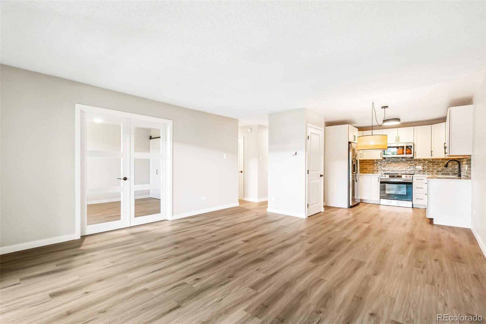 MLS Image #8 for 725 s alton way,denver, Colorado