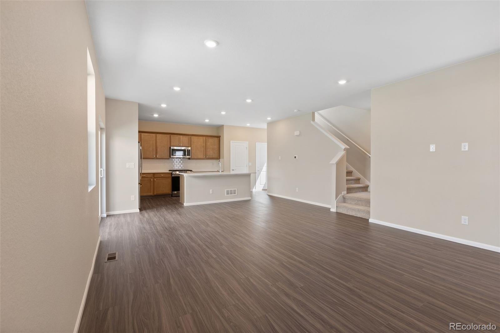 MLS Image #10 for 21152 e 63rd drive,aurora, Colorado