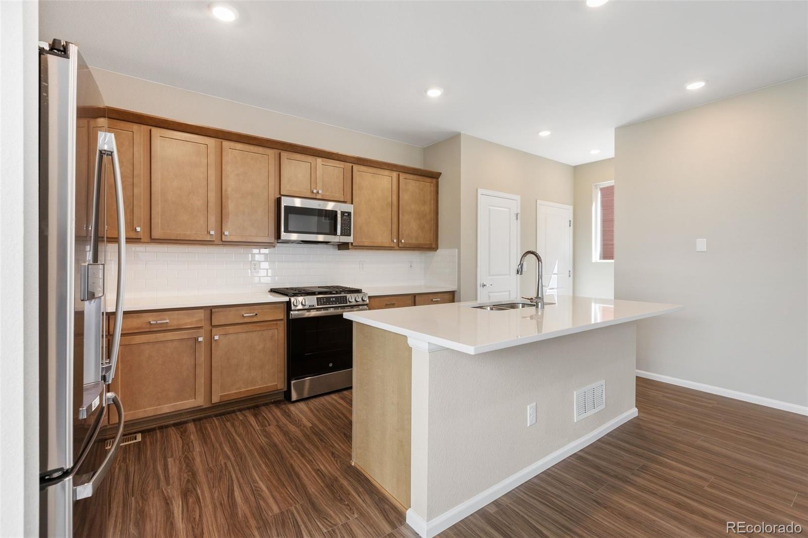 MLS Image #13 for 21152 e 63rd drive,aurora, Colorado