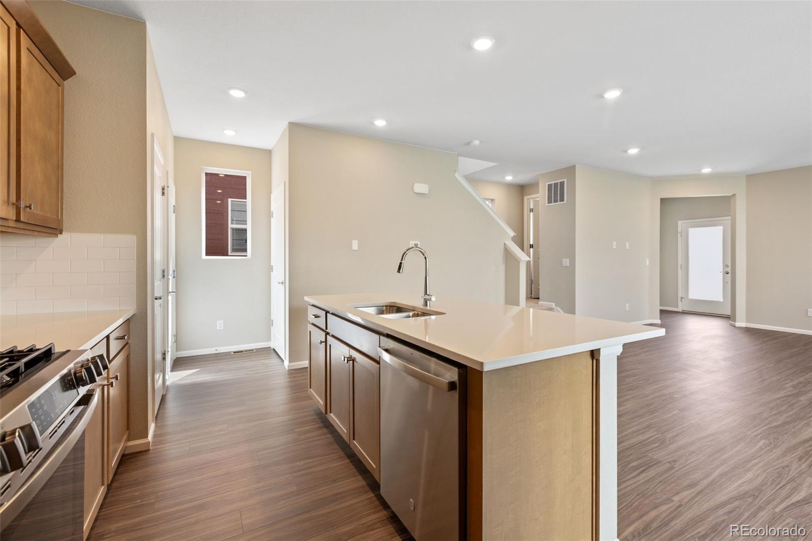 MLS Image #14 for 21152 e 63rd drive,aurora, Colorado