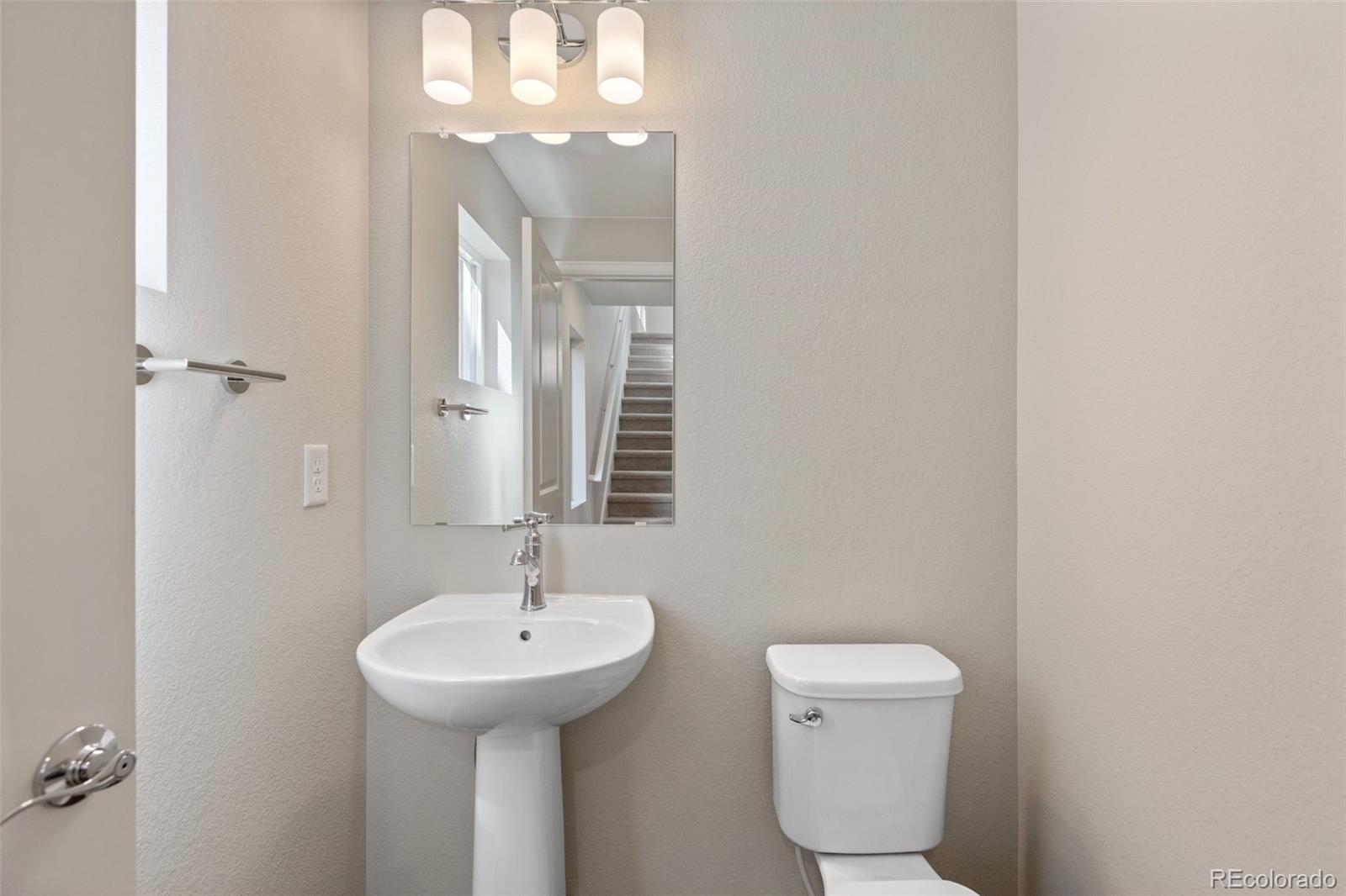 MLS Image #17 for 21152 e 63rd drive,aurora, Colorado