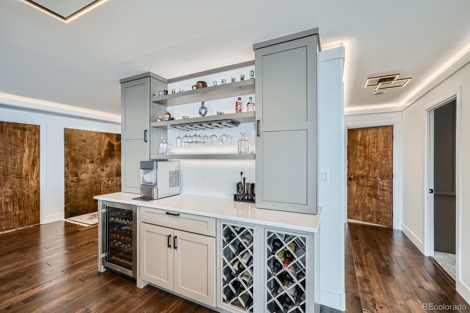 MLS Image #3 for 1551  larimer street,denver, Colorado