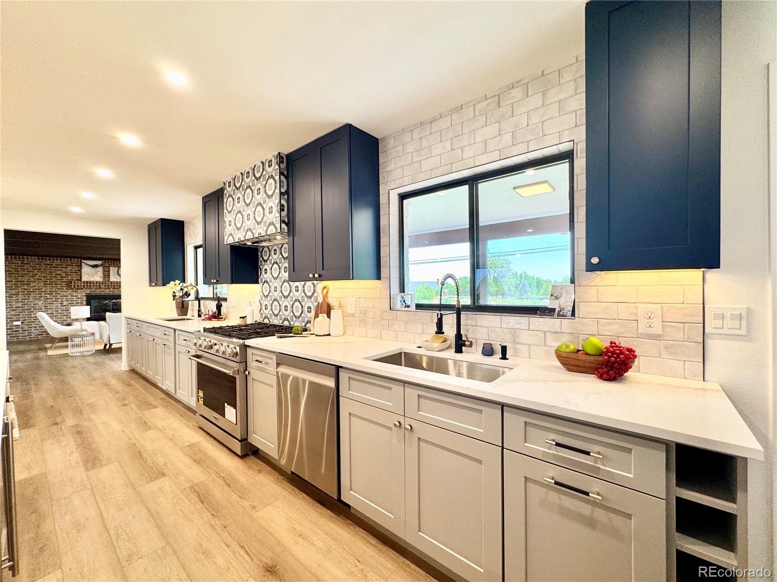 MLS Image #19 for 4192 s vrain street,denver, Colorado