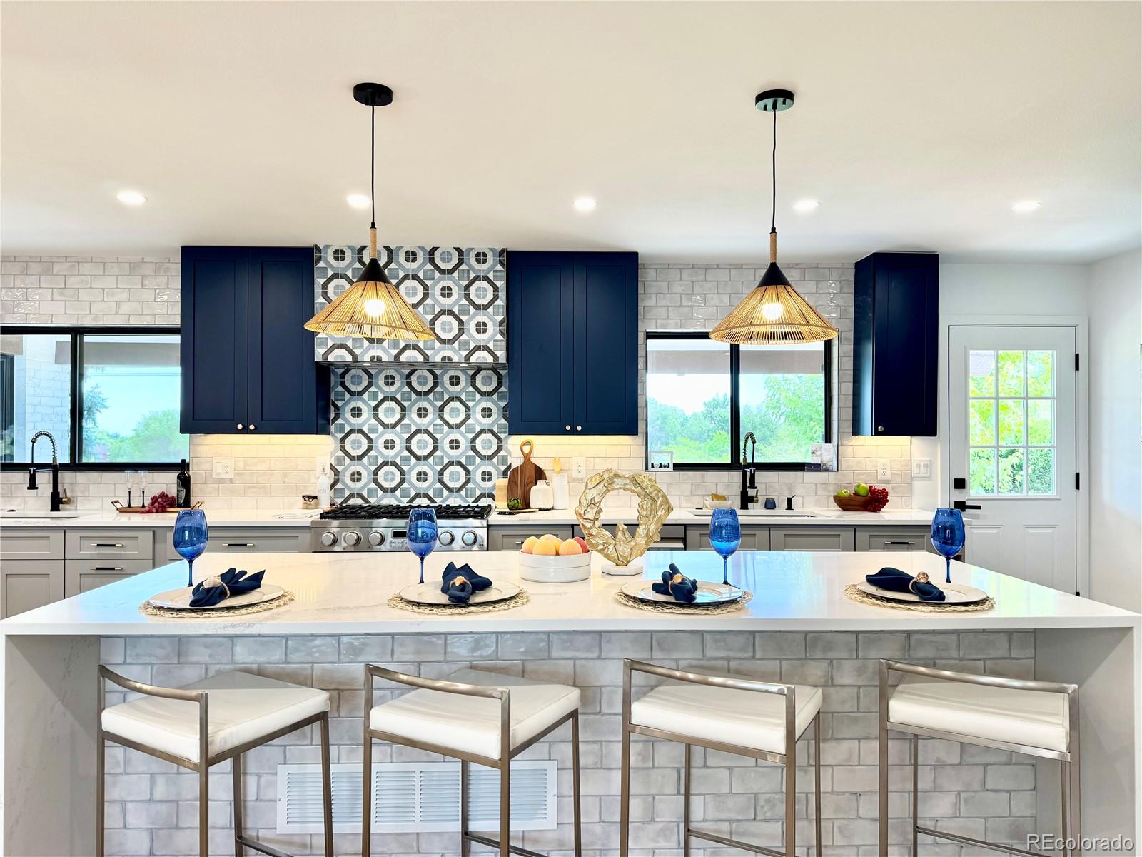 MLS Image #22 for 4192 s vrain street,denver, Colorado