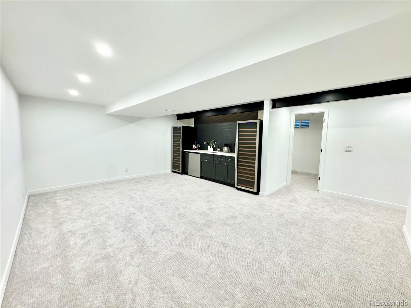 MLS Image #39 for 4192 s vrain street,denver, Colorado