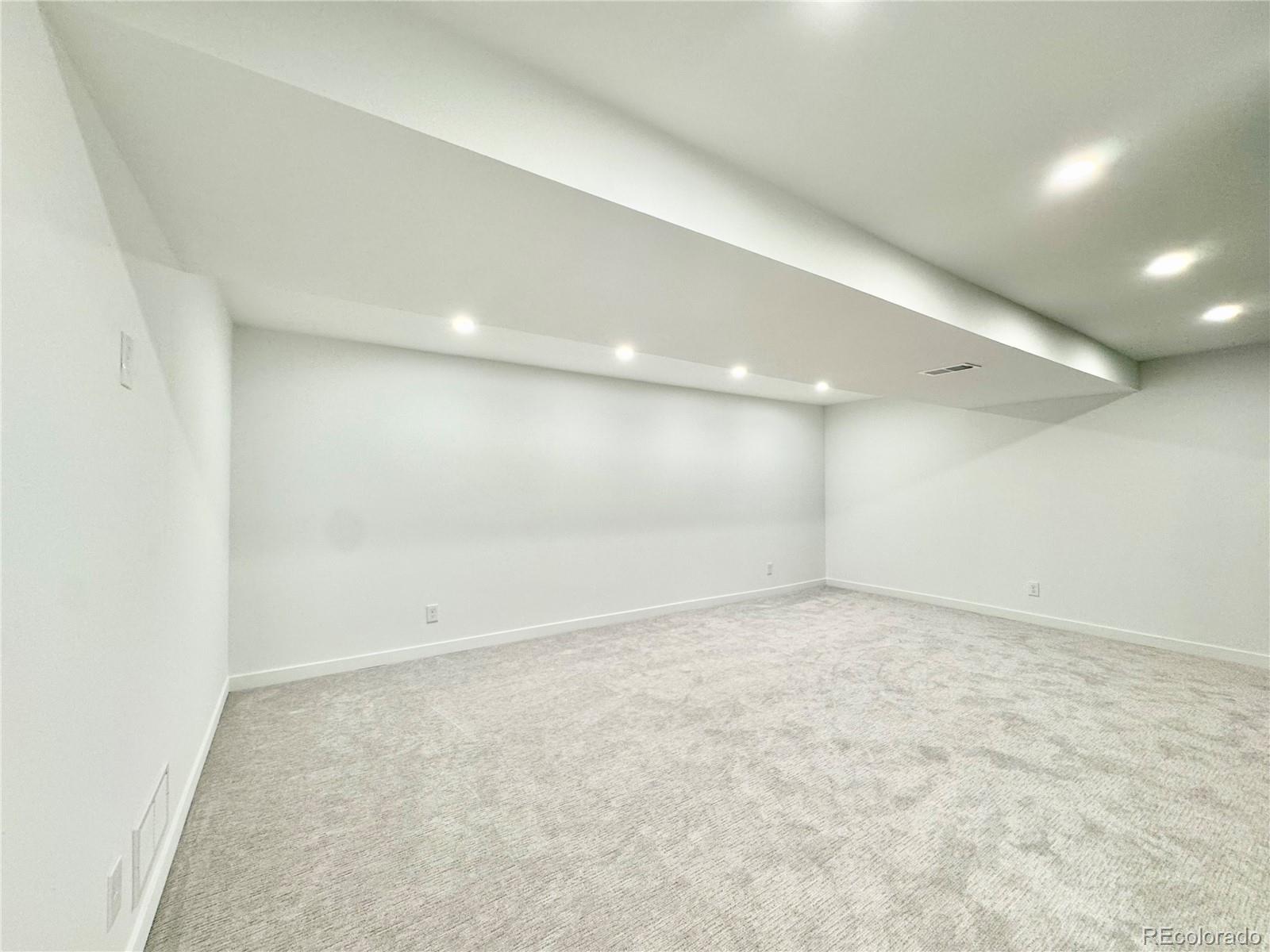 MLS Image #40 for 4192 s vrain street,denver, Colorado