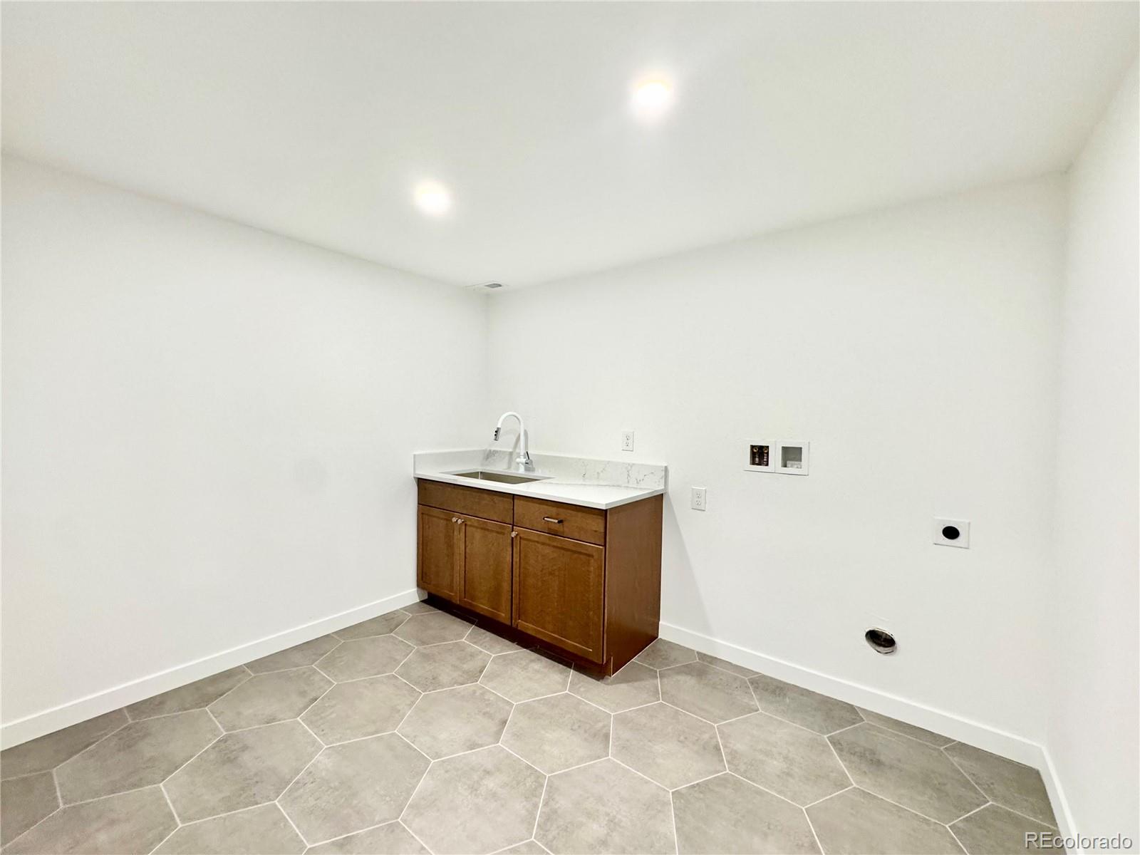 MLS Image #43 for 4192 s vrain street,denver, Colorado