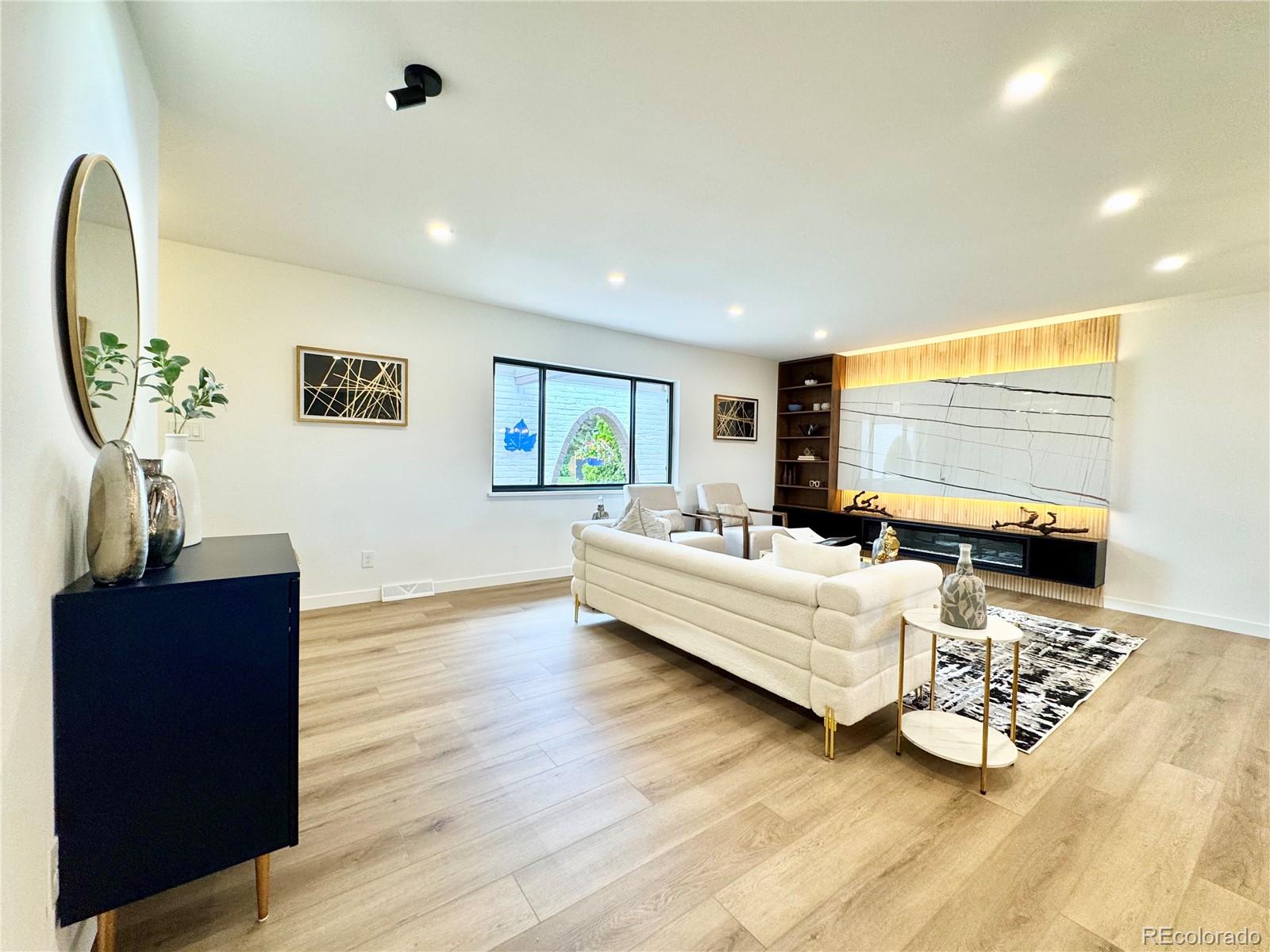 MLS Image #6 for 4192 s vrain street,denver, Colorado