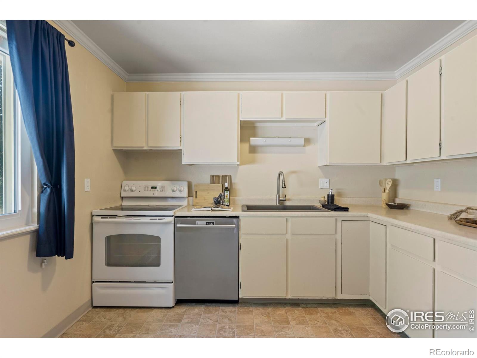 MLS Image #9 for 2519  timber court,fort collins, Colorado