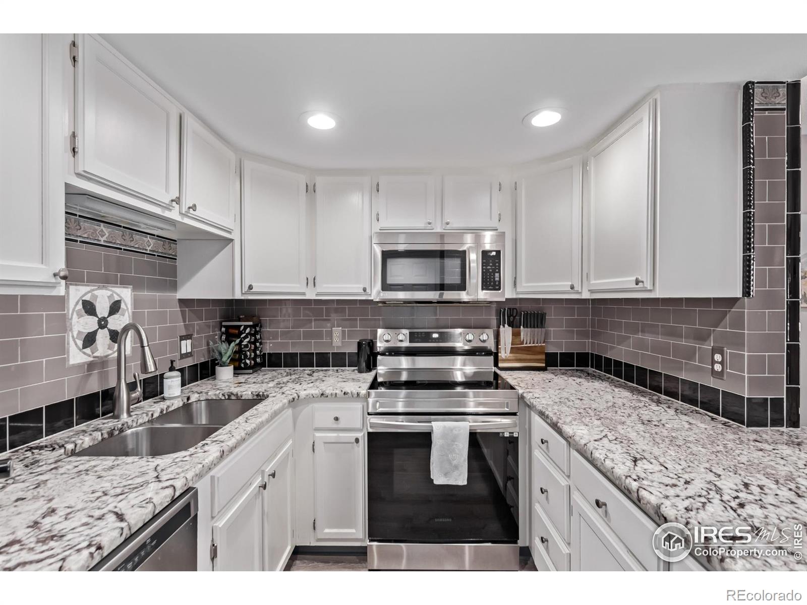 MLS Image #9 for 12183 w chenango drive,morrison, Colorado
