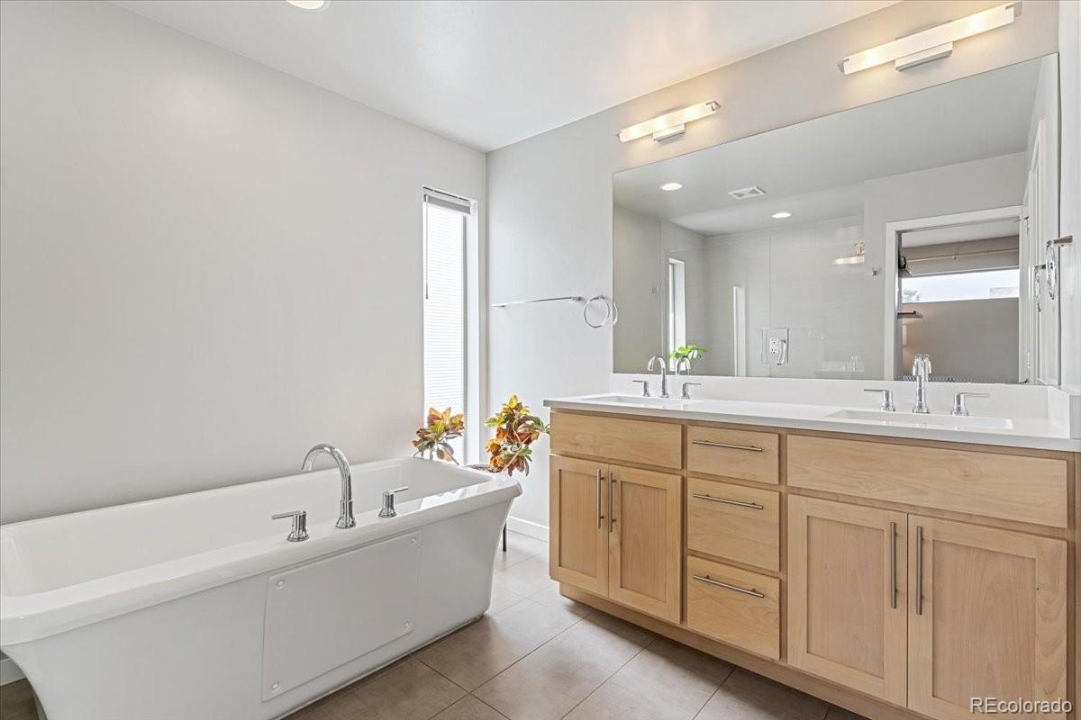 MLS Image #27 for 2420 s gilpin street,denver, Colorado