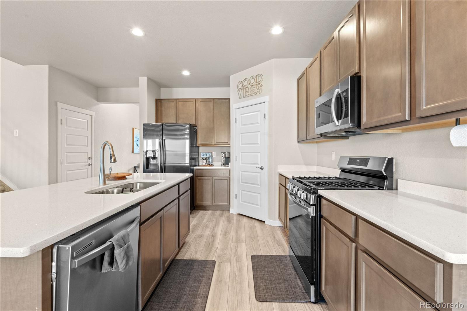 MLS Image #11 for 244  chipeta way,lochbuie, Colorado