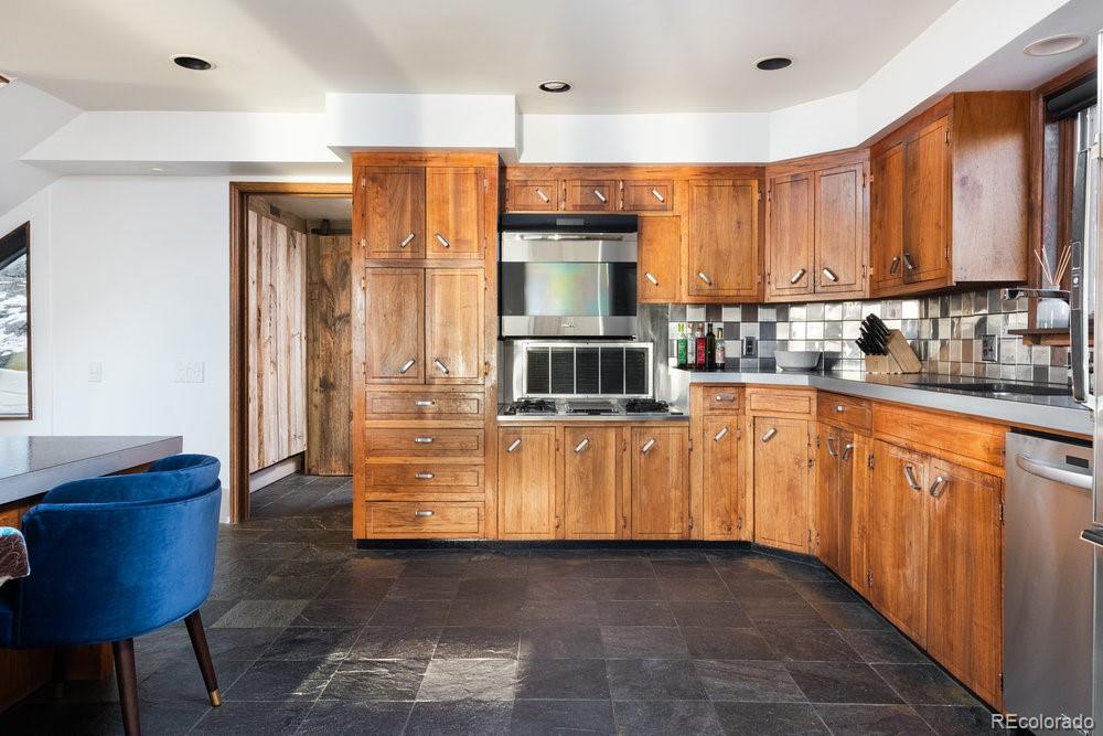 MLS Image #9 for 22598  westview avenue,golden, Colorado